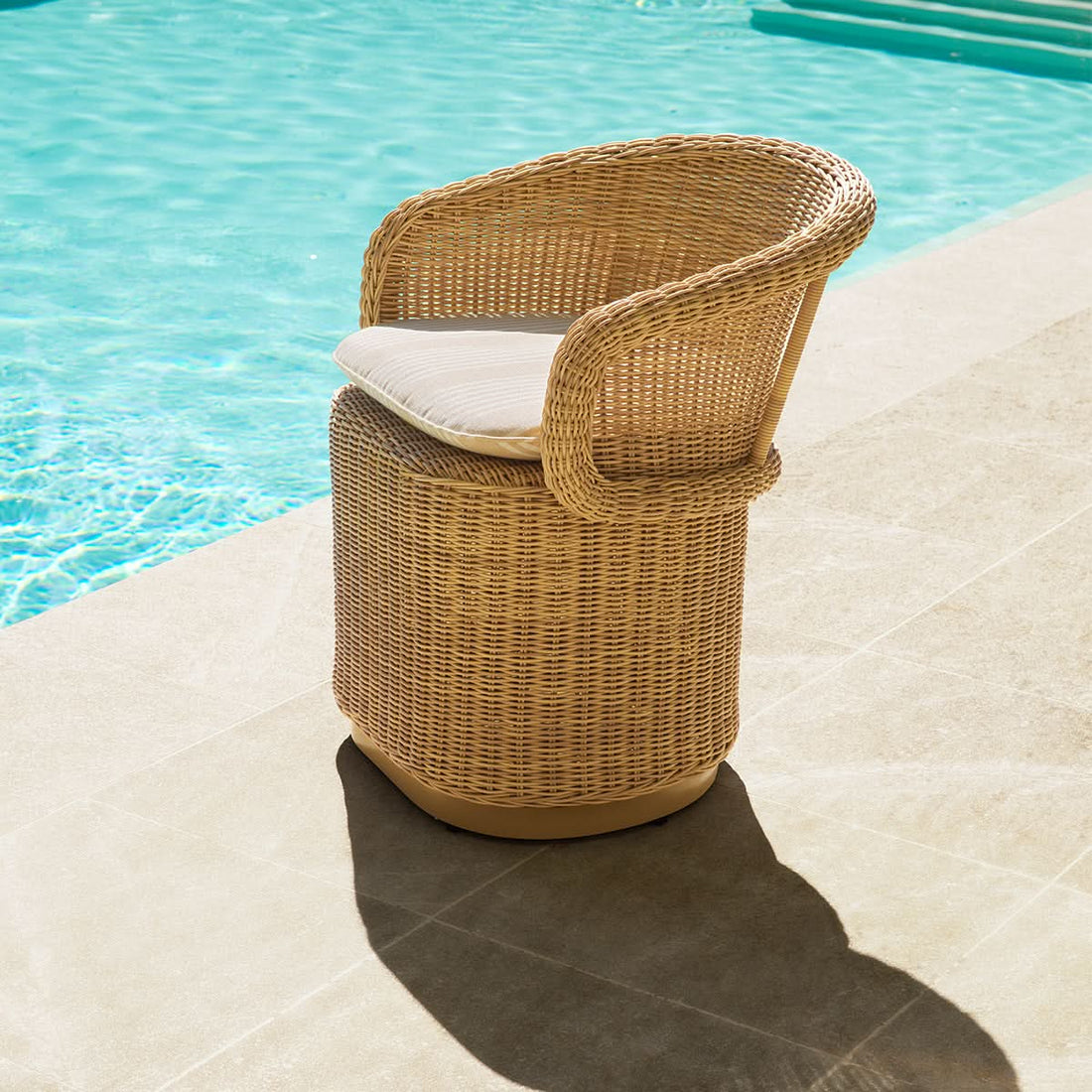 Eichholtz Outdoor Essstuhl San Remo – Kunstrattan | Saville Beige | Geflecht Outdoor Stuhl Eichholtz