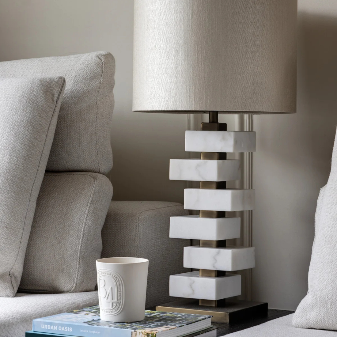 The Grand Collection MAYFAIR Tischleuchte – Marmor & Bronze