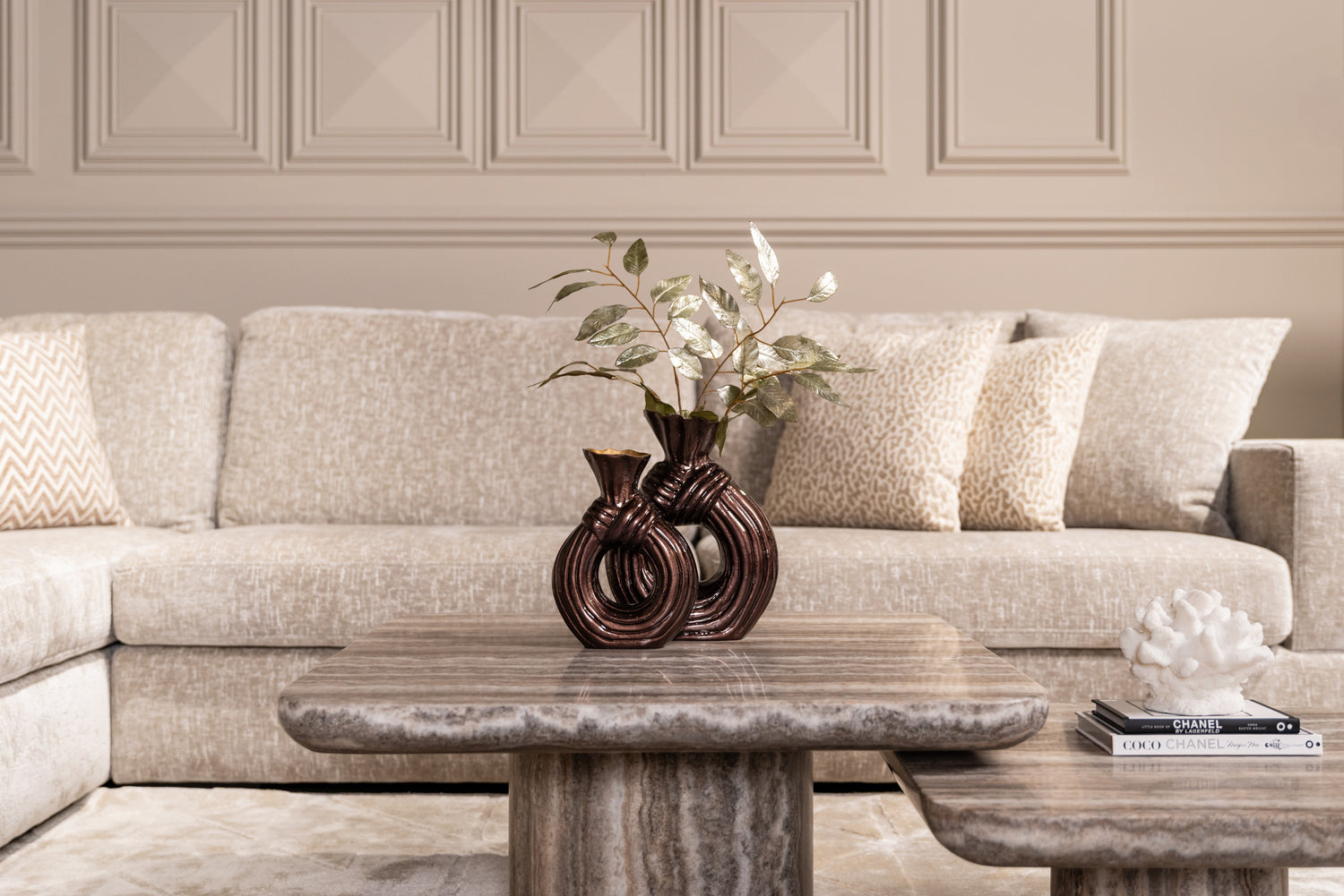 Richmond Interiors Vase Suen dark brown small