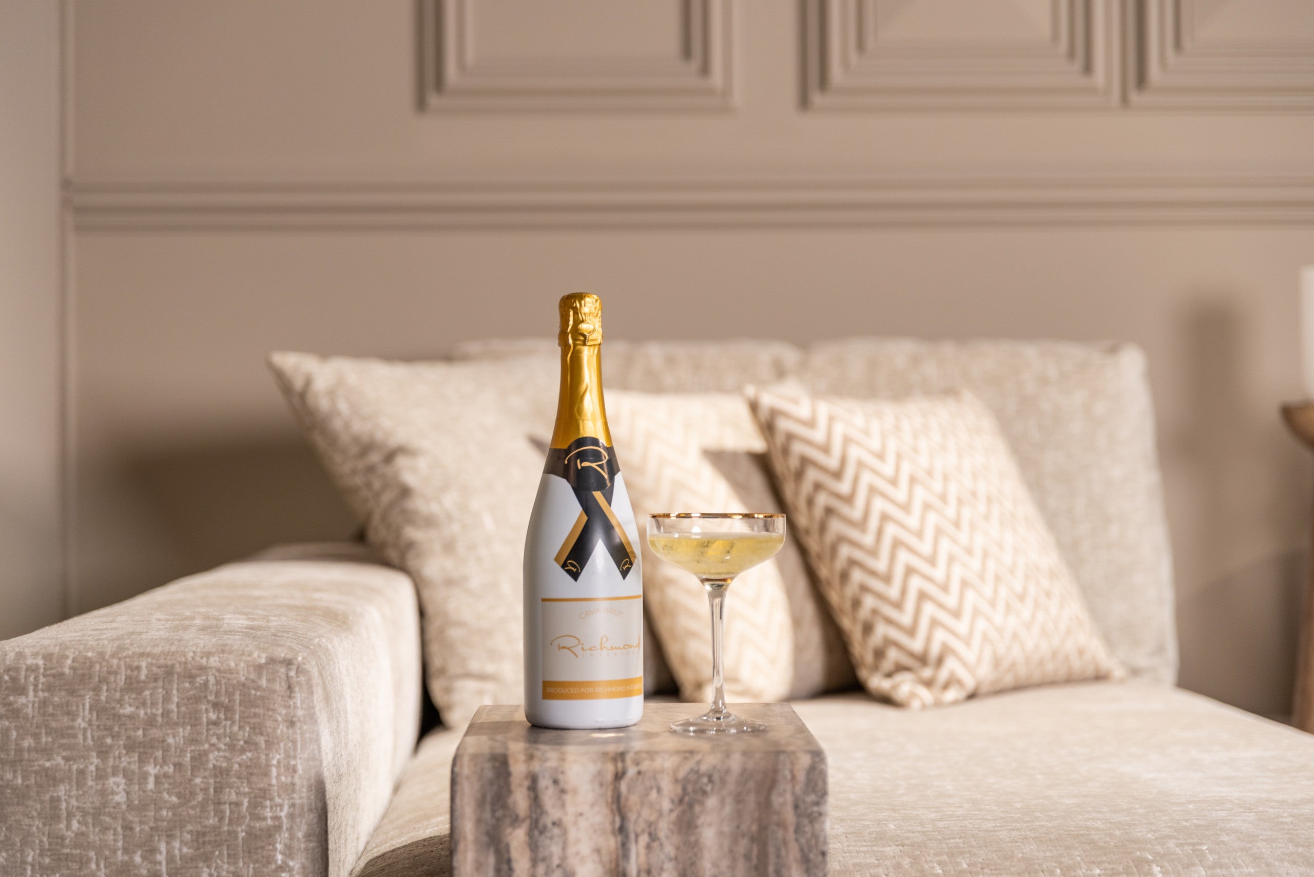 Richmond Interiors Beistelltisch Dulce grey
