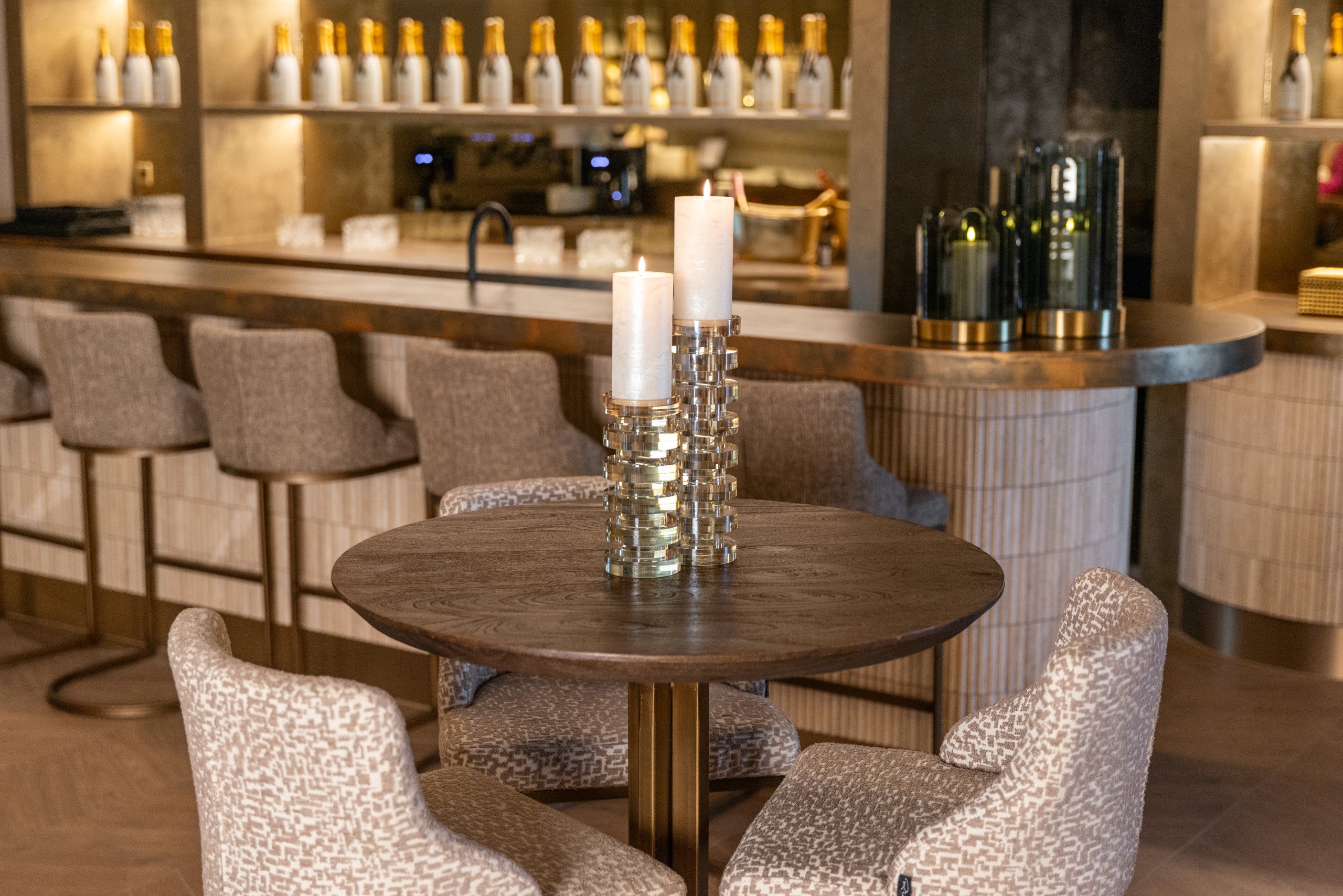 Richmond Interiors Bartisch Revelin dark brown 80Ø Bartisch Richmond Interiors