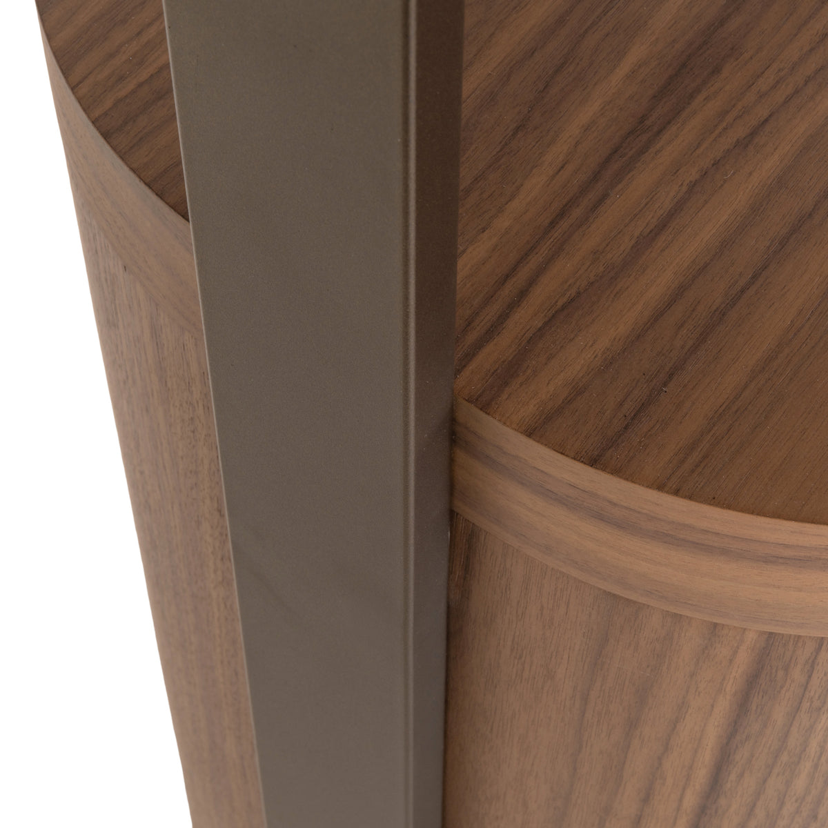 Richmond Interiors Vitrine Windsor walnut Richmond Interiors