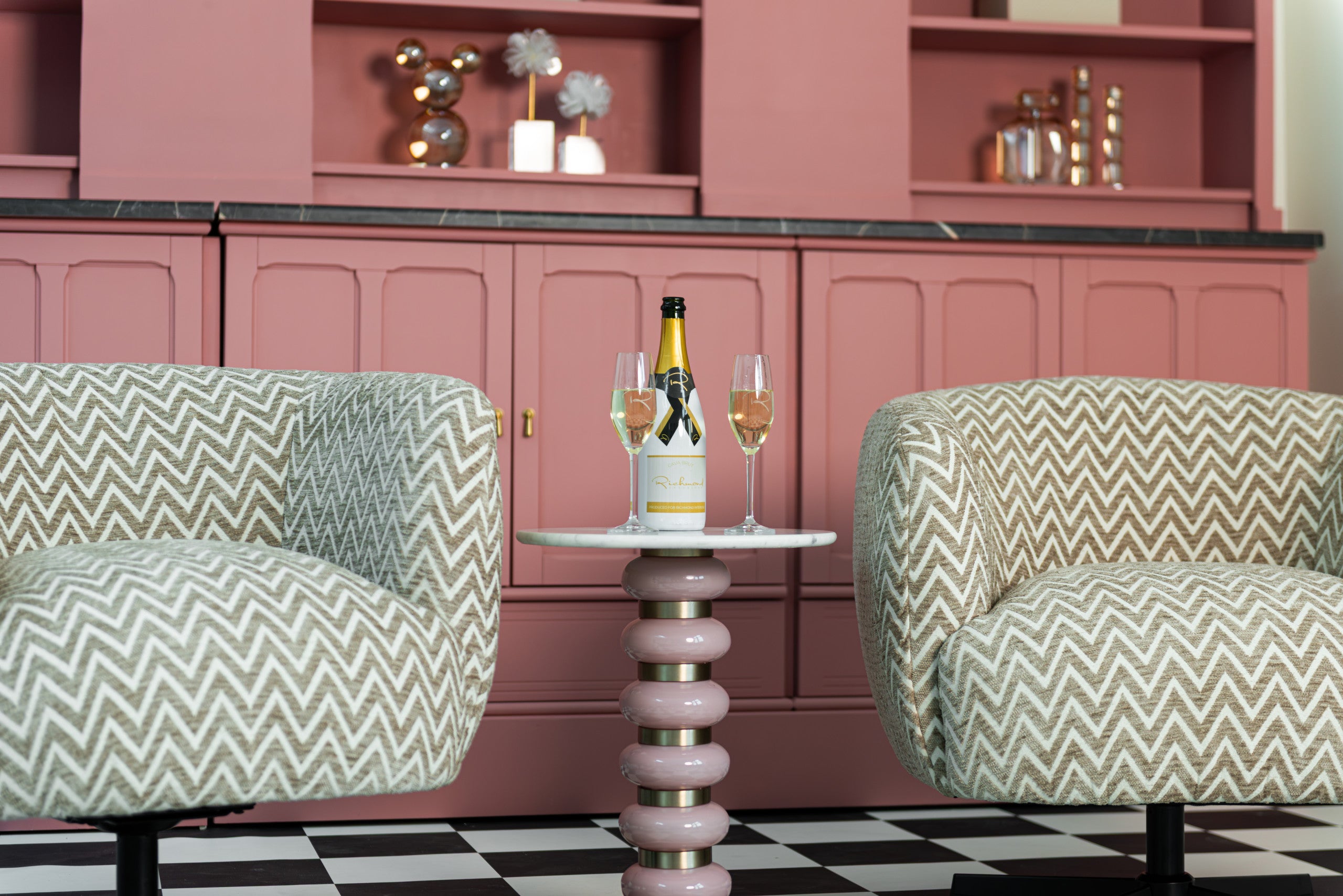 Richmond Interiors Beistelltisch Villeray pink Richmond Interiors