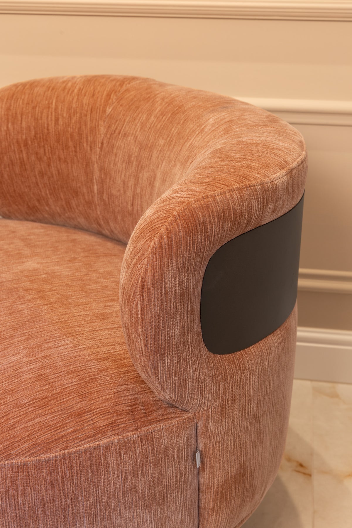 Richmond Interiors Lounge Stuhl Lauren be straight mocha mousse swivel Richmond Interiors