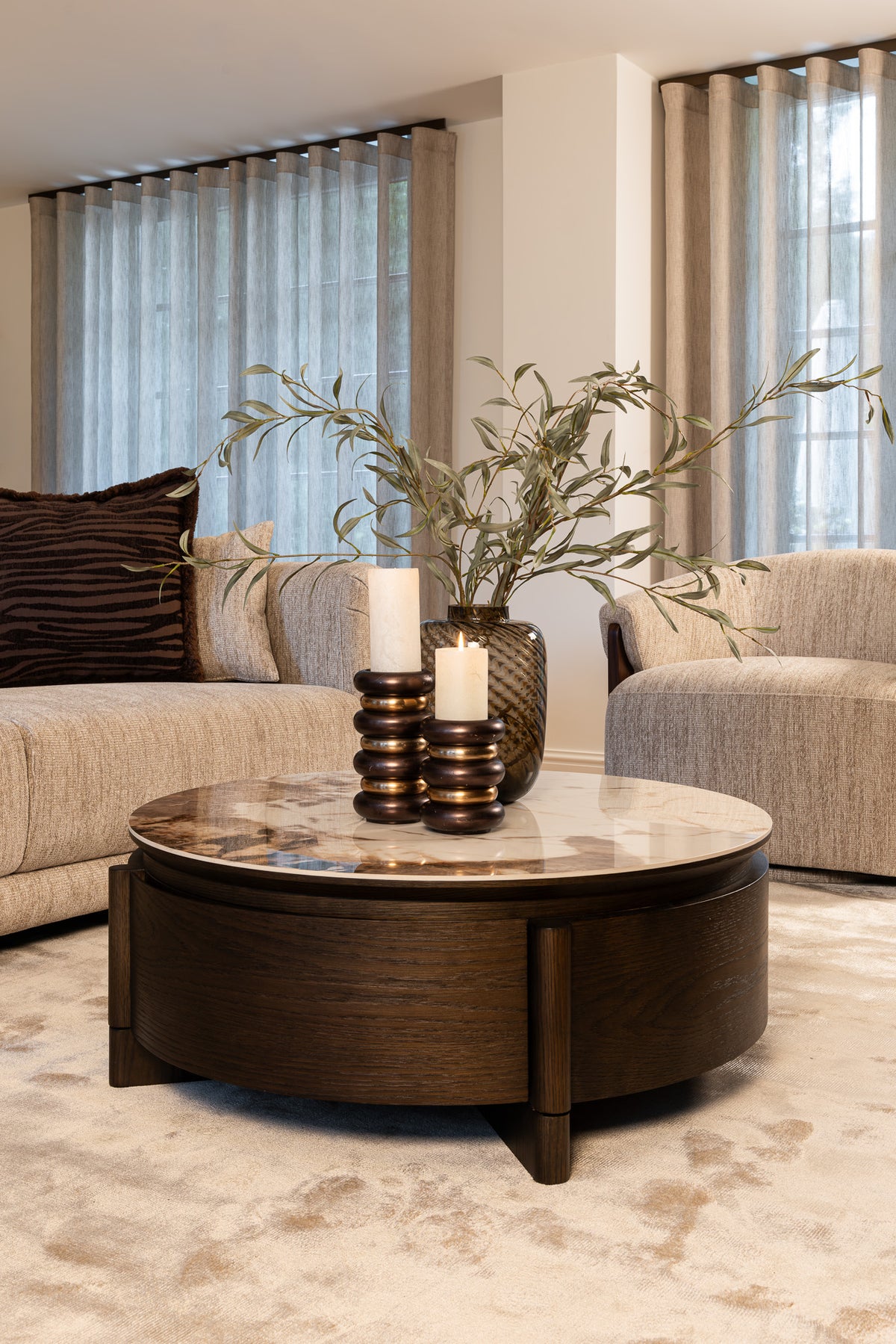 Richmond Interiors Couchtisch Langford brown 90Ø 1-drawer Richmond Interiors