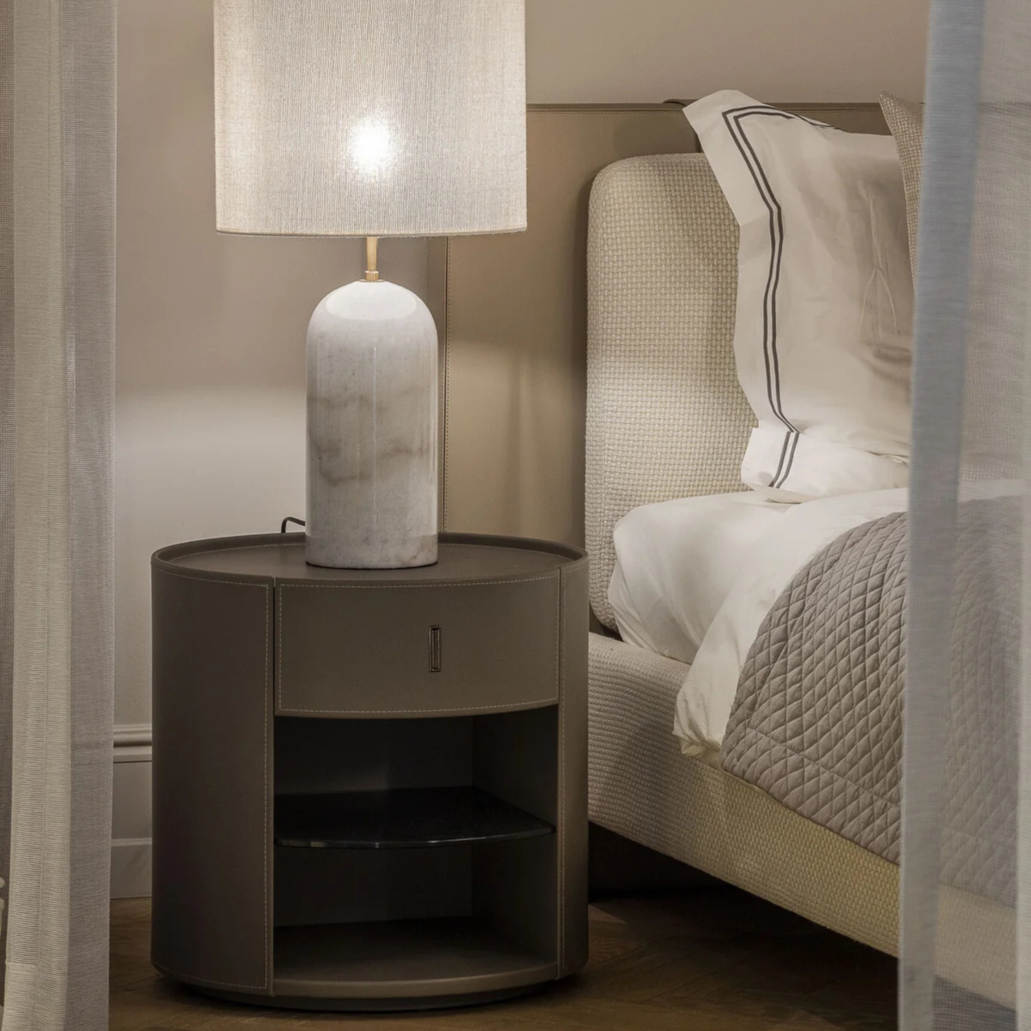 The Grand CELINE Nachttisch Nachttisch The Grand Collection