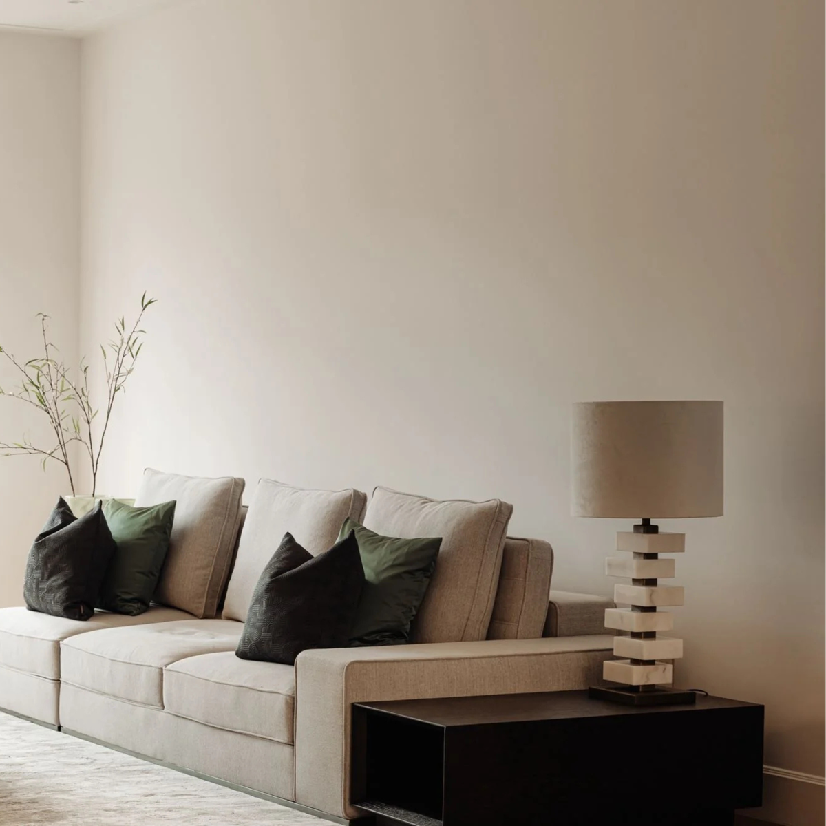 The Grand Collection MAYFAIR Tischleuchte – Marmor &amp; Bronze