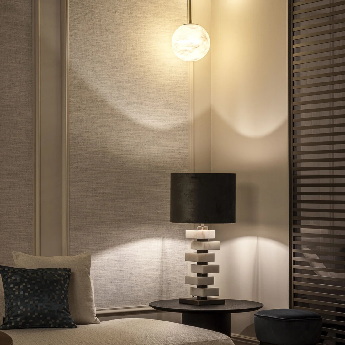 The Grand Collection MAYFAIR Tischleuchte – Marmor &amp; Bronze