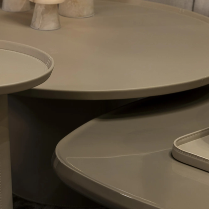 The Grand BELLAGIO Couchtisch Leder rund – Craie / Greige Couchtisch rund The Grand Collection