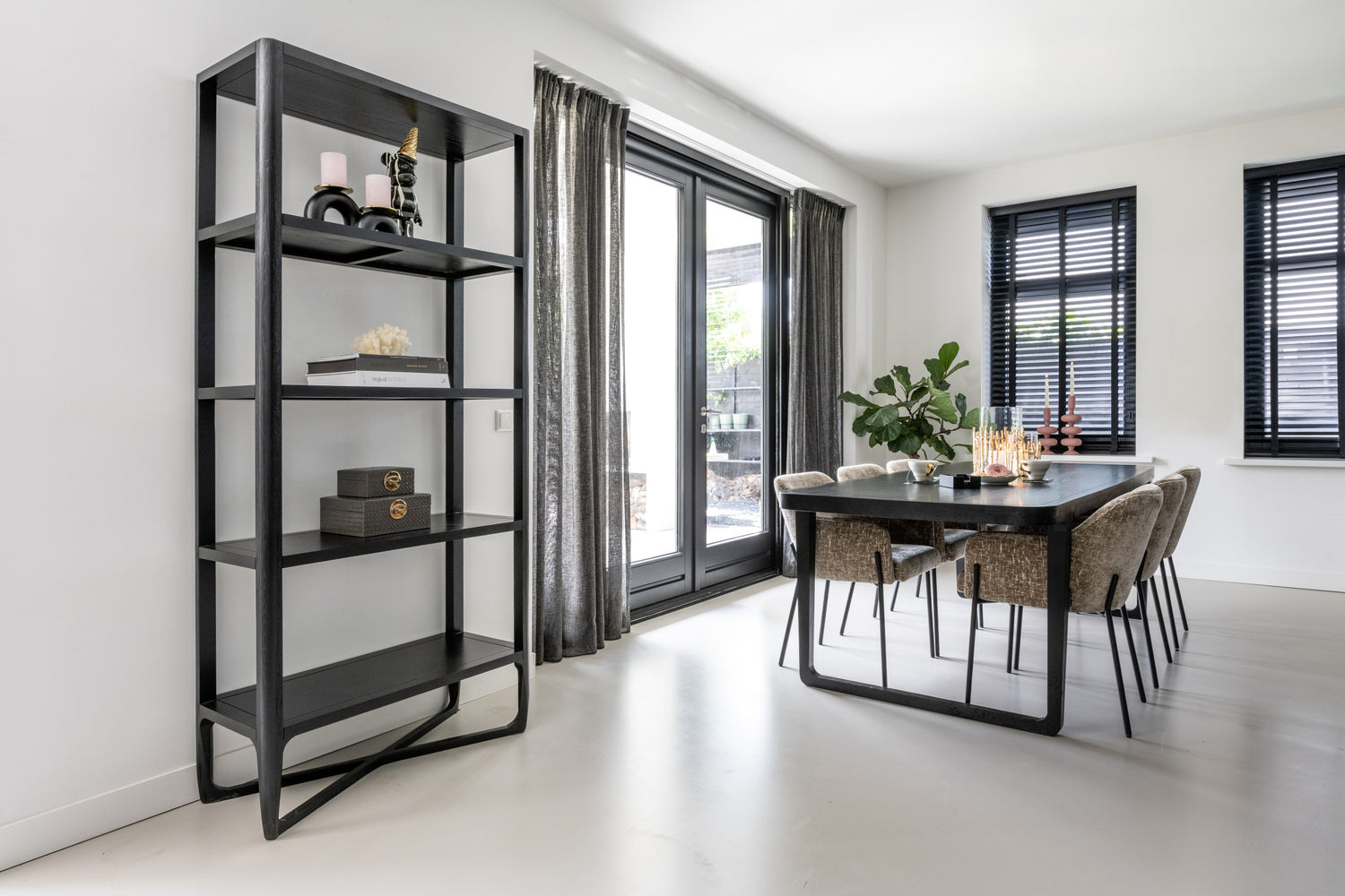 Richmond Interiors Dekoratives Objekt Icebear black Dekoratives Objekt Richmond Interiors