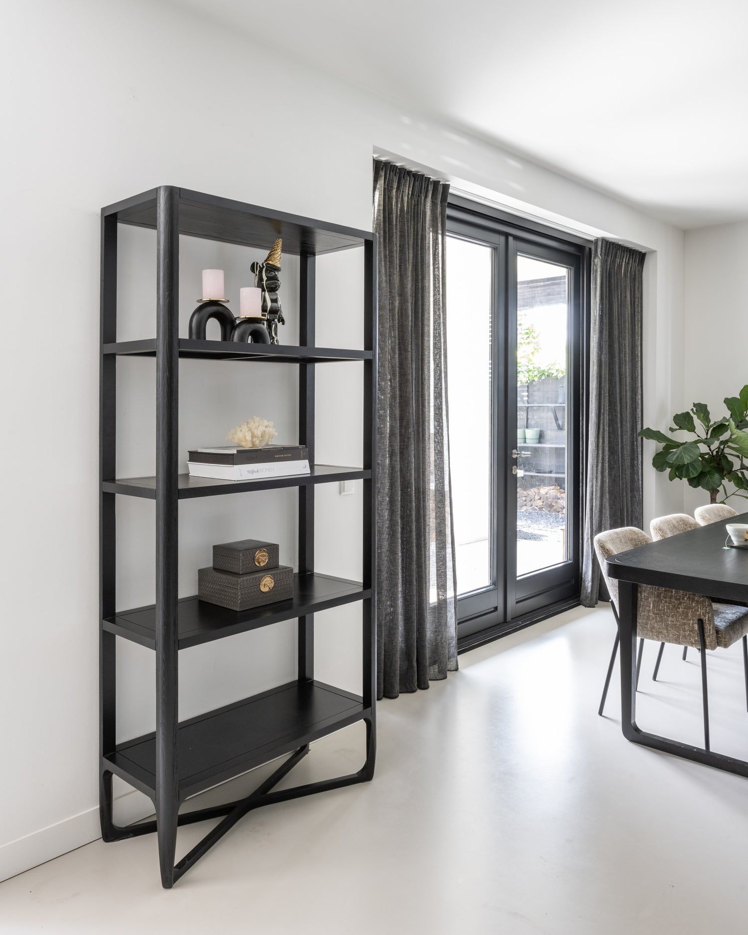 Richmond Interiors Dekoratives Objekt Icebear black Dekoratives Objekt Richmond Interiors
