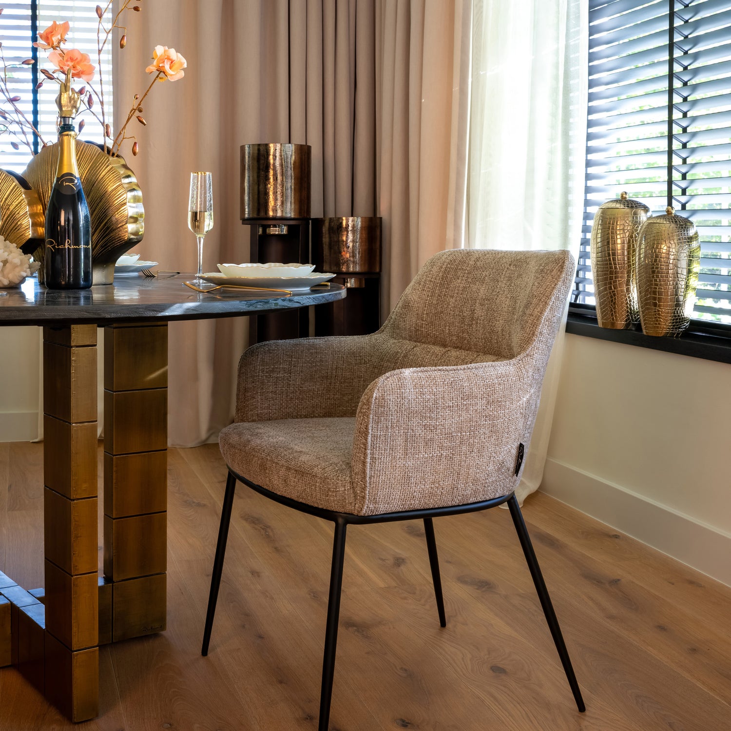 Richmond Interiors Esstisch Collada black/gold 130Ø Esstisch Richmond Interiors