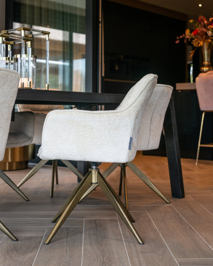 Richmond Interiors Esszimmerstuhl Aline white chenille swivel fire retardant Esszimmerstuhl Richmond Interiors