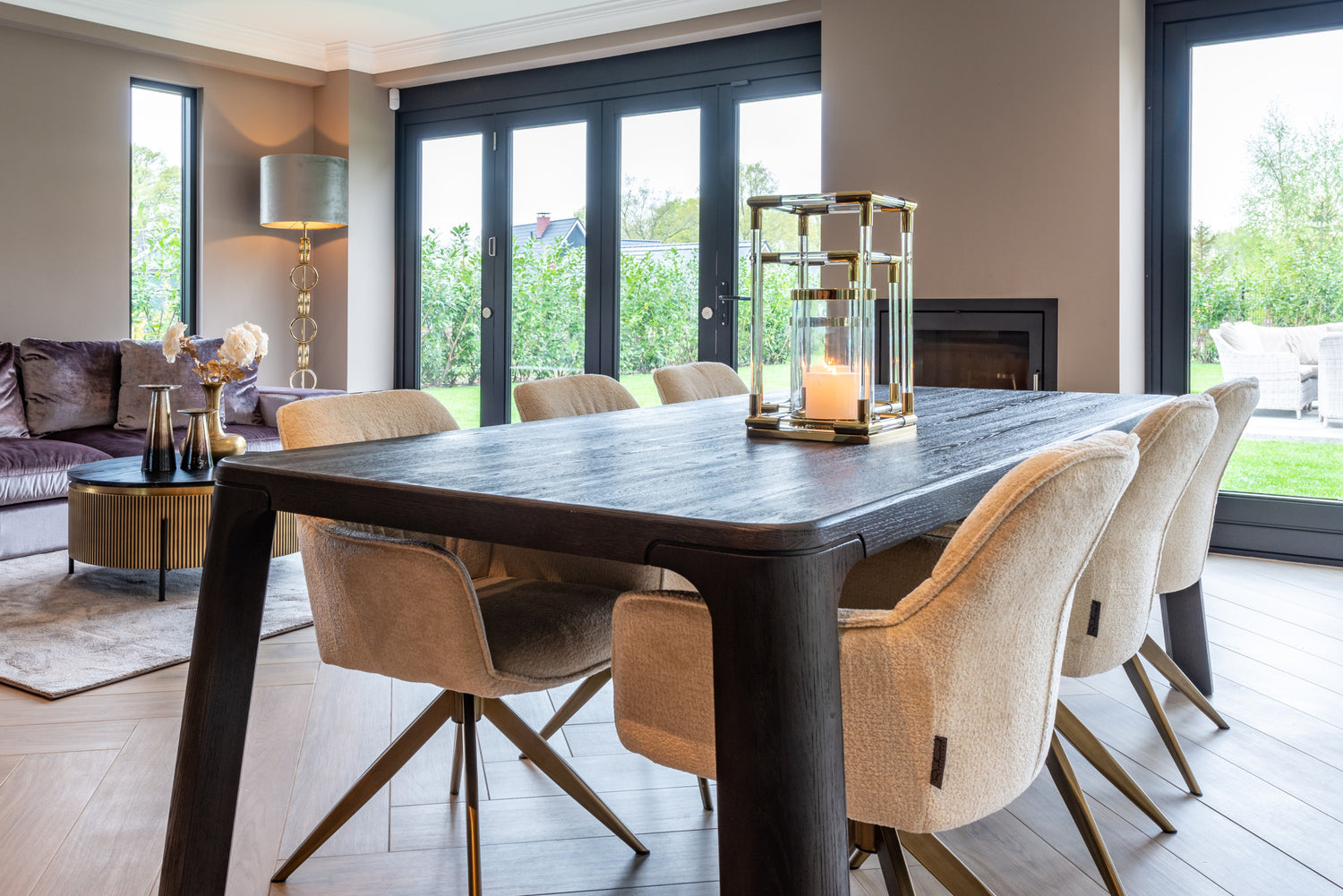 Richmond Interiors Esszimmerstuhl Aline white chenille swivel fire retardant Esszimmerstuhl Richmond Interiors