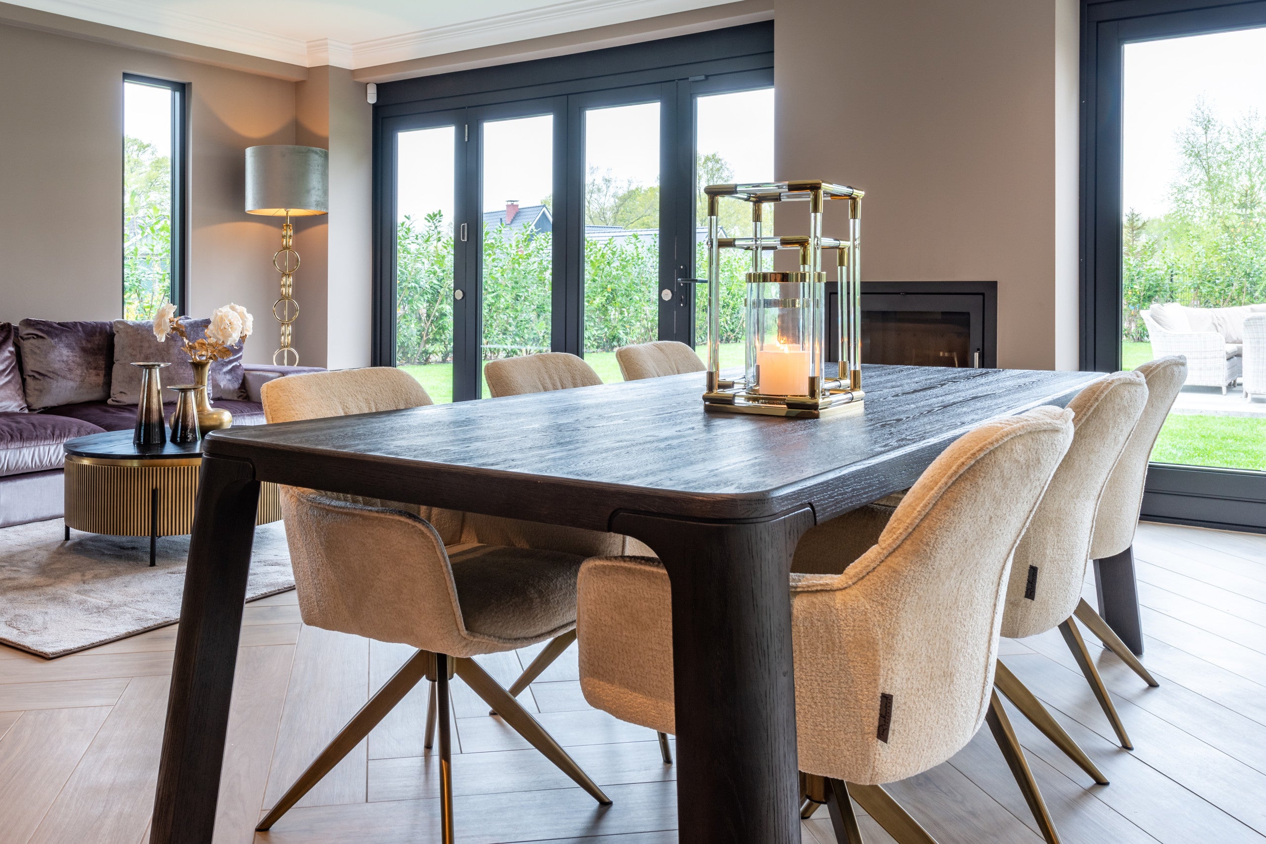 Richmond Interiors Esszimmerstuhl Aline white chenille swivel fire retardant Esszimmerstuhl Richmond Interiors