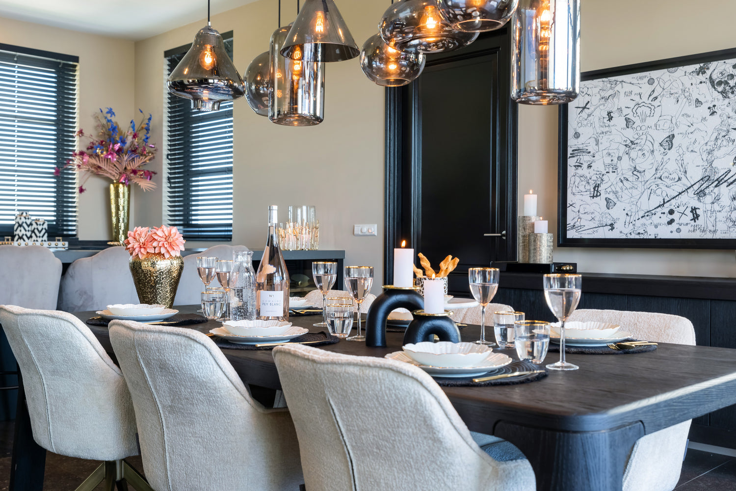 Richmond Interiors Esszimmerstuhl Aline white chenille swivel fire retardant Esszimmerstuhl Richmond Interiors