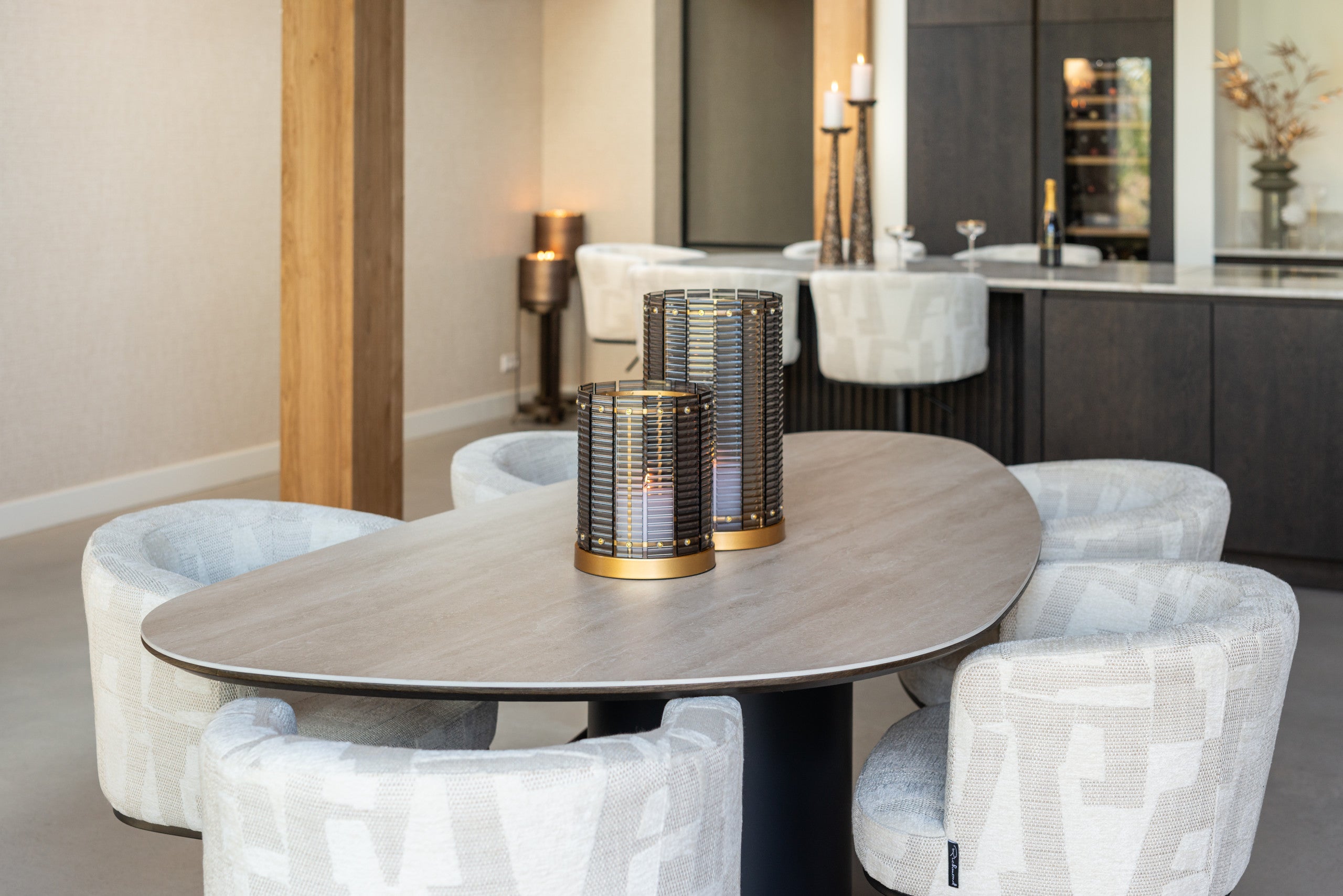 Richmond Interiors Esszimmerstuhl Cheyenne beige graffic swivel Esszimmerstuhl Richmond Interiors