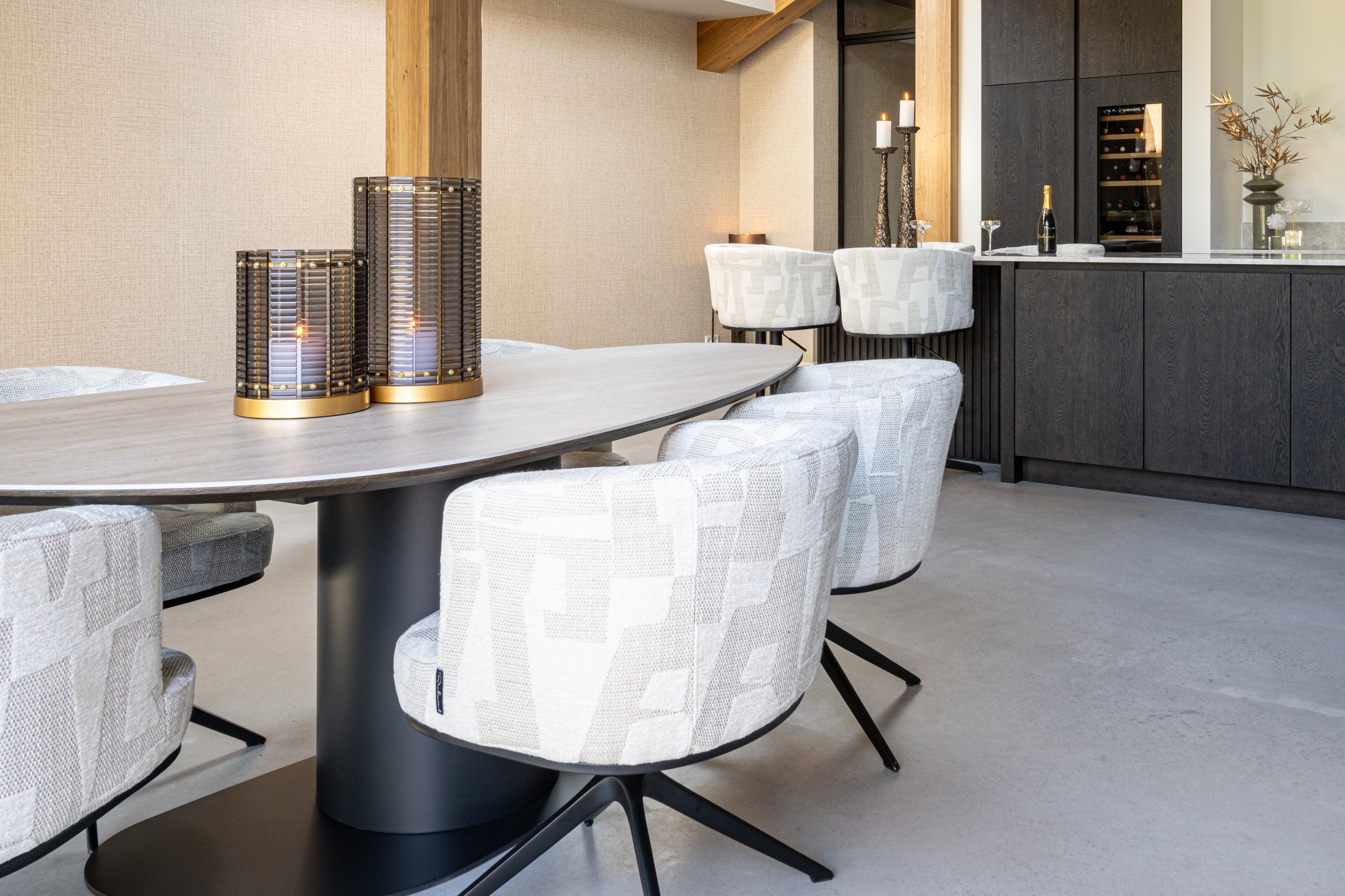 Richmond Interiors Esszimmerstuhl Cheyenne beige graffic swivel Esszimmerstuhl Richmond Interiors