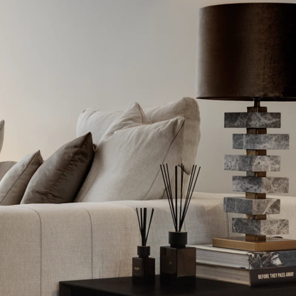 The Grand Collection MAYFAIR Tischleuchte – Marmor &amp; Bronze