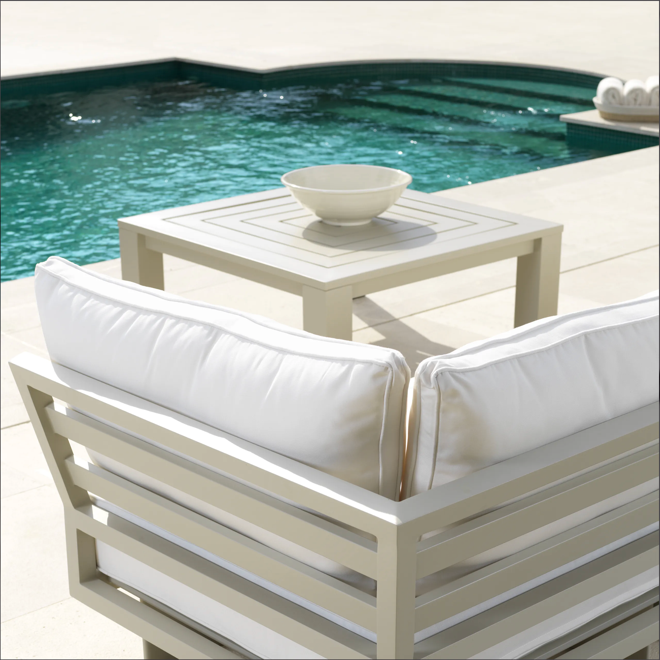 Eichholtz Outdoor Couchtisch Vistamar – Sandfarben | Quadrat Outdoor Couchtisch eckig Eichholtz