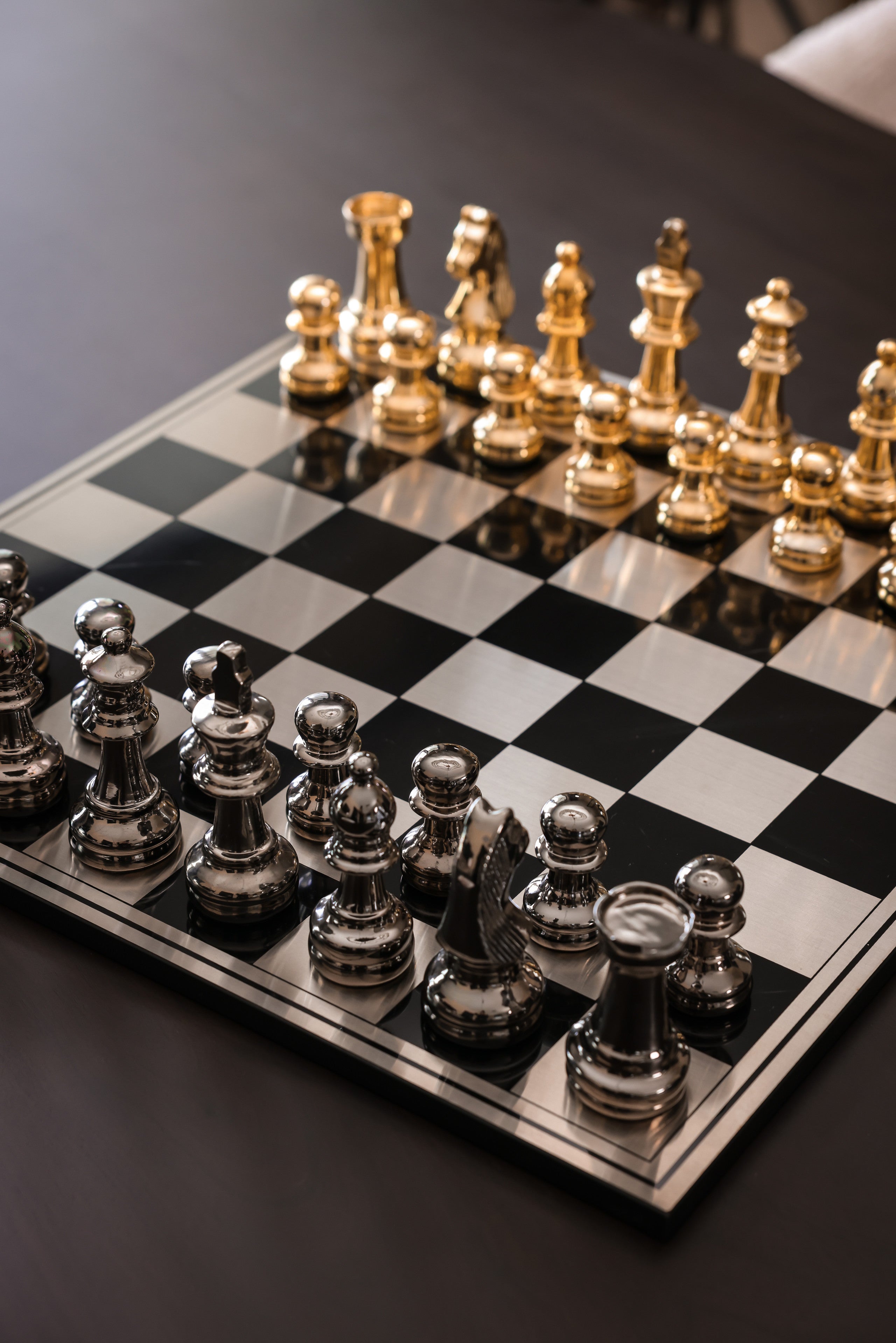 Richmond Interiors Dekoratives Spiel Saray black/gold chessboard Dekoratives Spiel Richmond Interiors