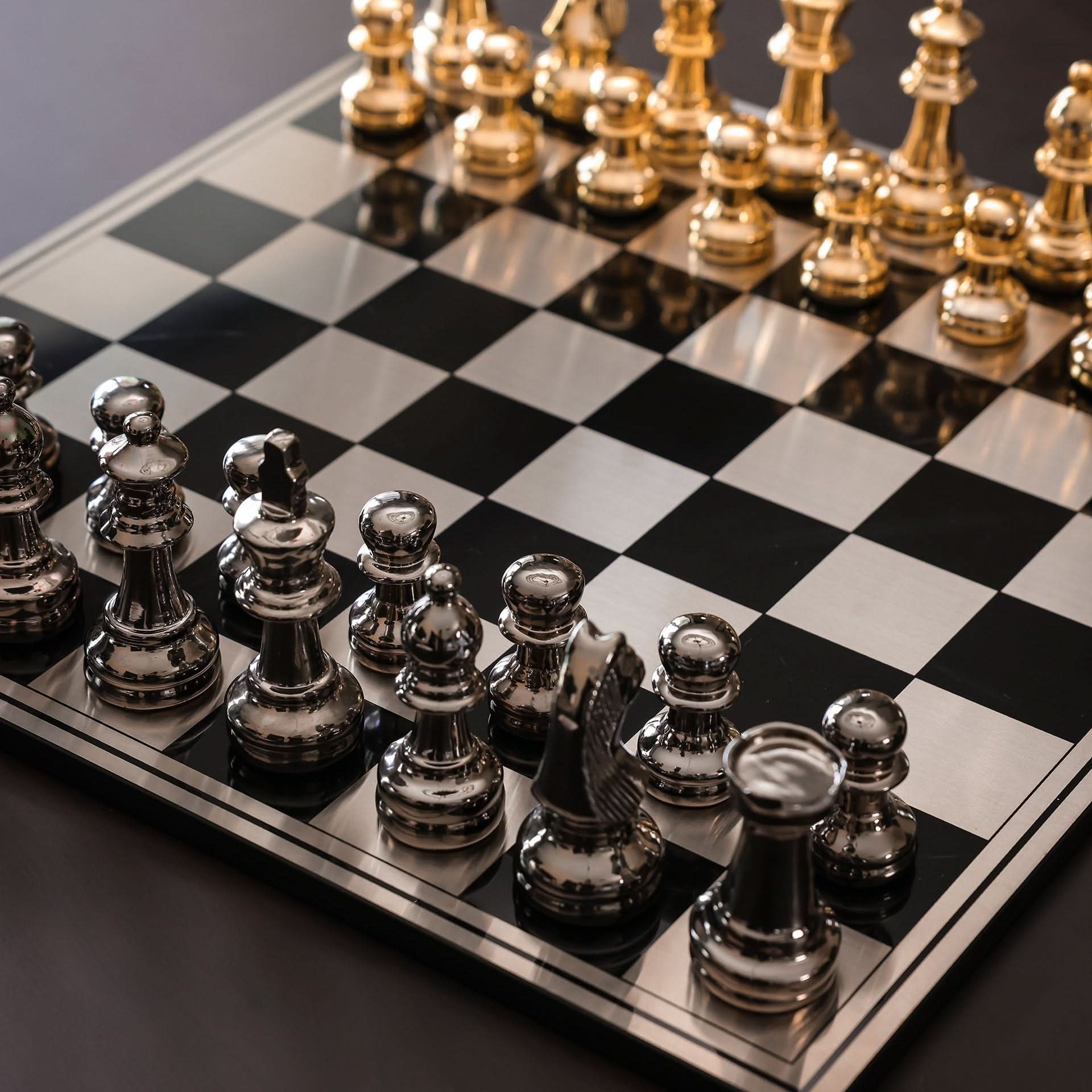 Richmond Interiors Dekoratives Schachspiel Saray Schwarz/Gold Deko-Schachbrett Richmond Interiors
