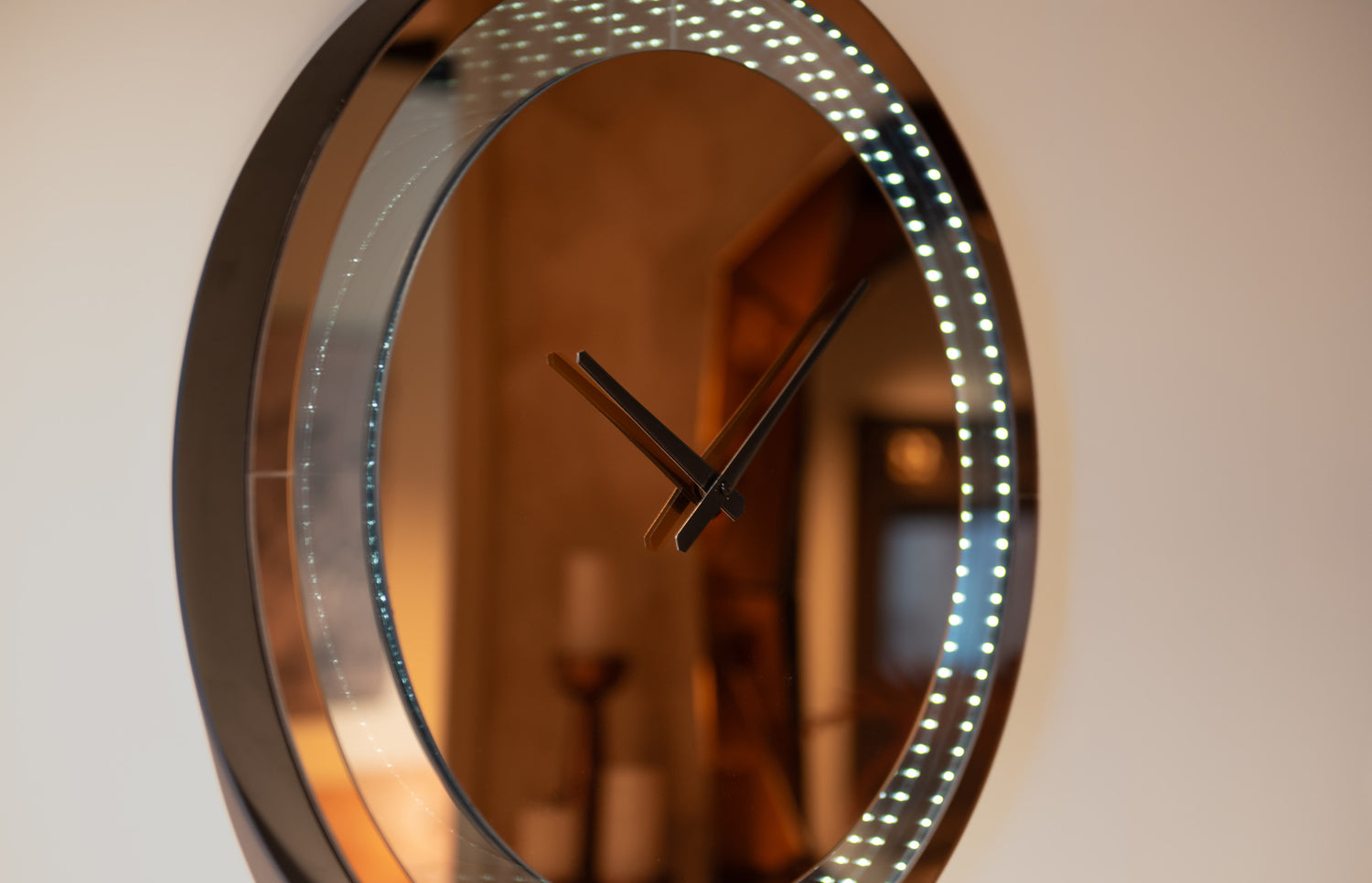Richmond Interiors Wandlampe Julia brown - Led Clock