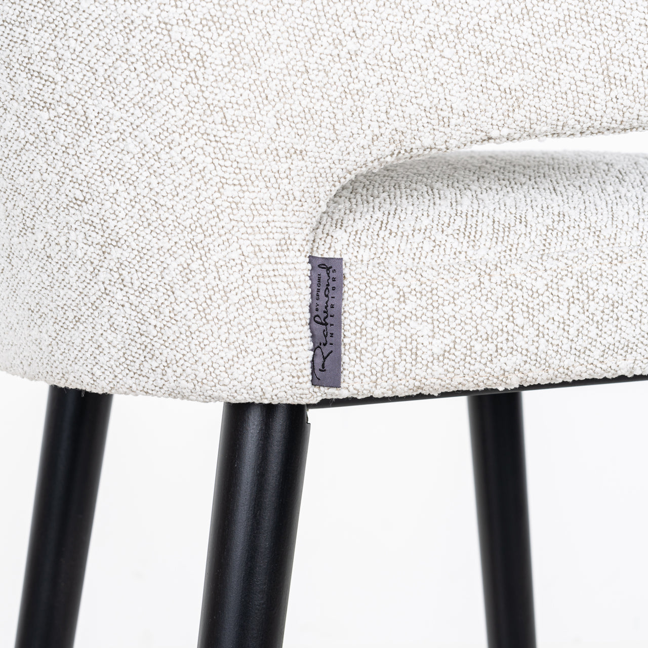 Richmond Interiors - Indigo witte bouclé barkruk