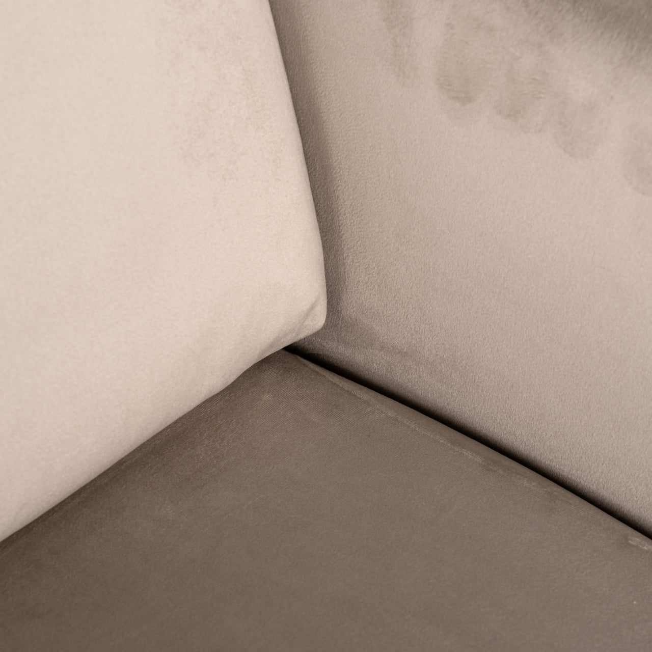 Richmond Interiors Lounge Stuhl Turner khaki velvet swivel fire retardant Lounge Stuhl Richmond Interiors
