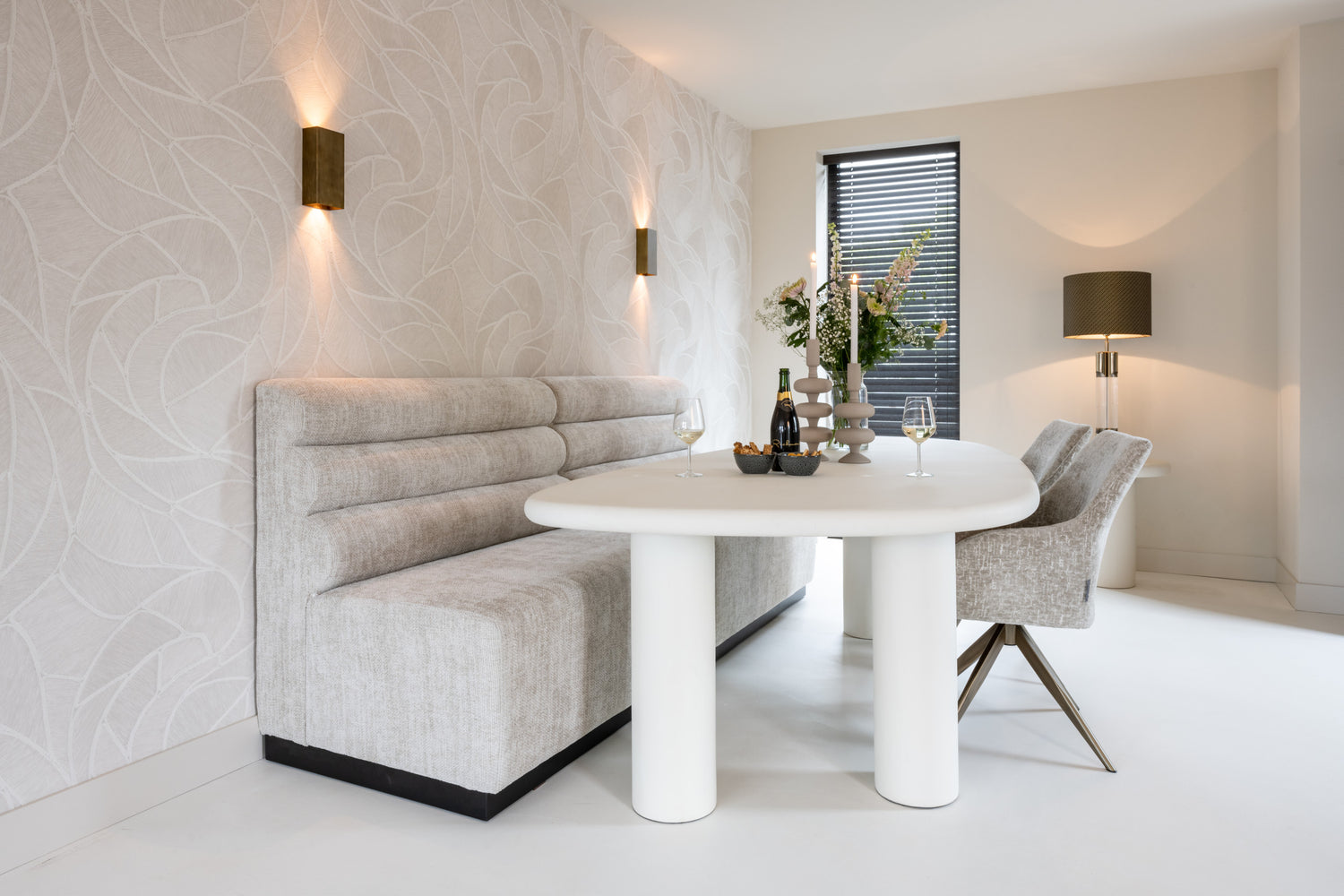 Richmond Interiors Beistelltisch Bloomstone white Beistelltisch Richmond Interiors