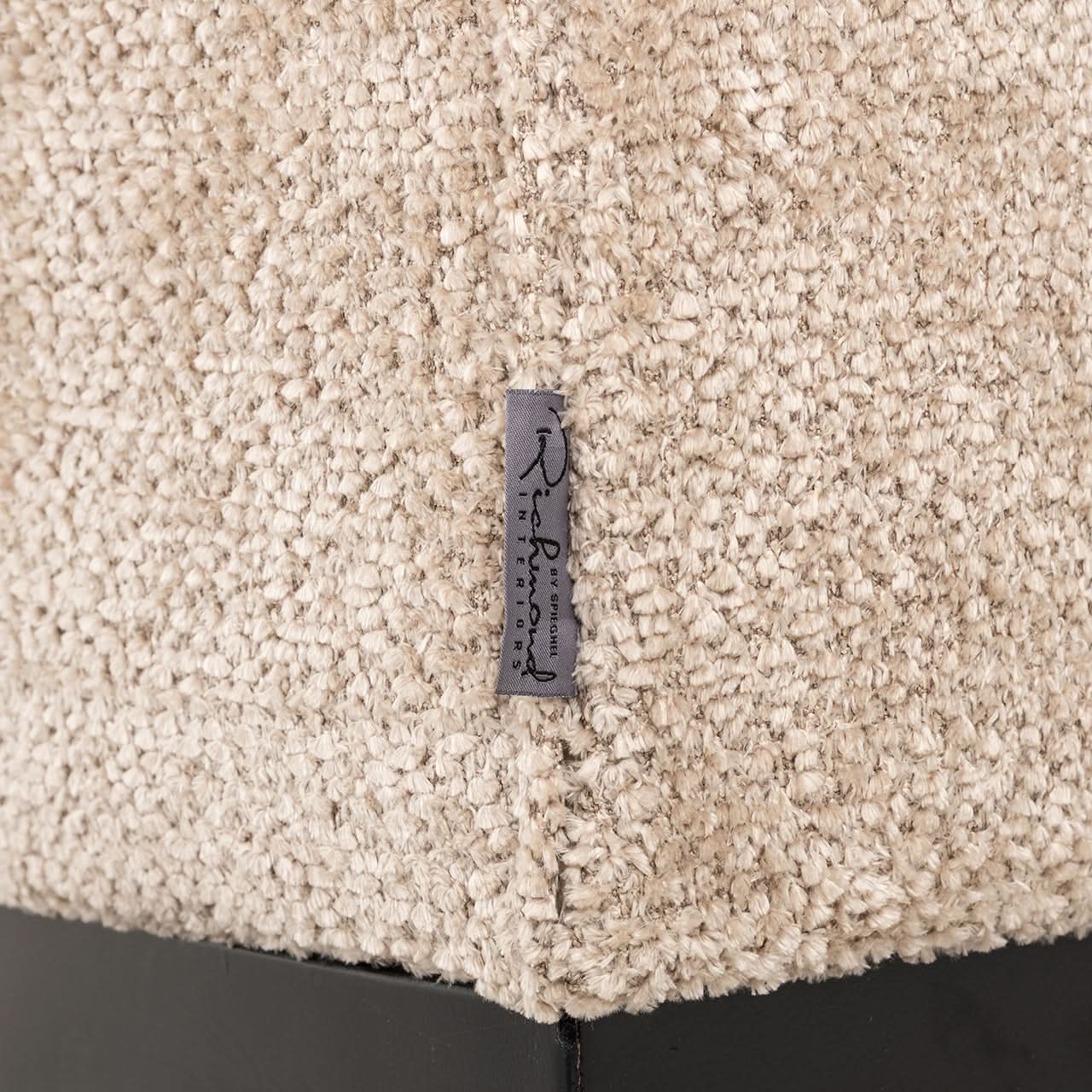 Richmond Interiors Sitzbank Hillpark customized round corner Sitzbank Richmond Interiors