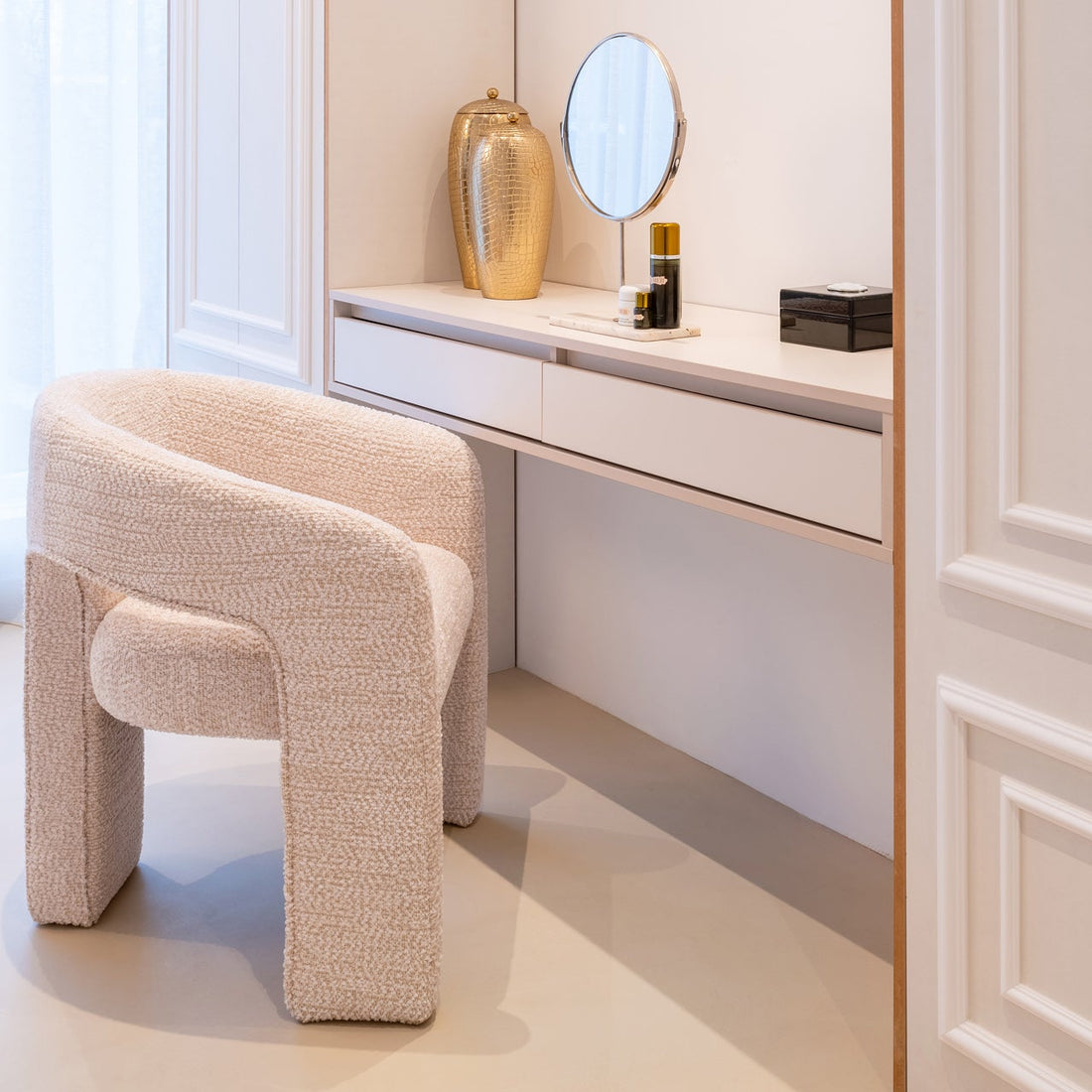 Richmond Interiors Stuhl Belle lovely cream Brandschutz (Be Lovely 11 Cream) Polstersessel Richmond Interiors
