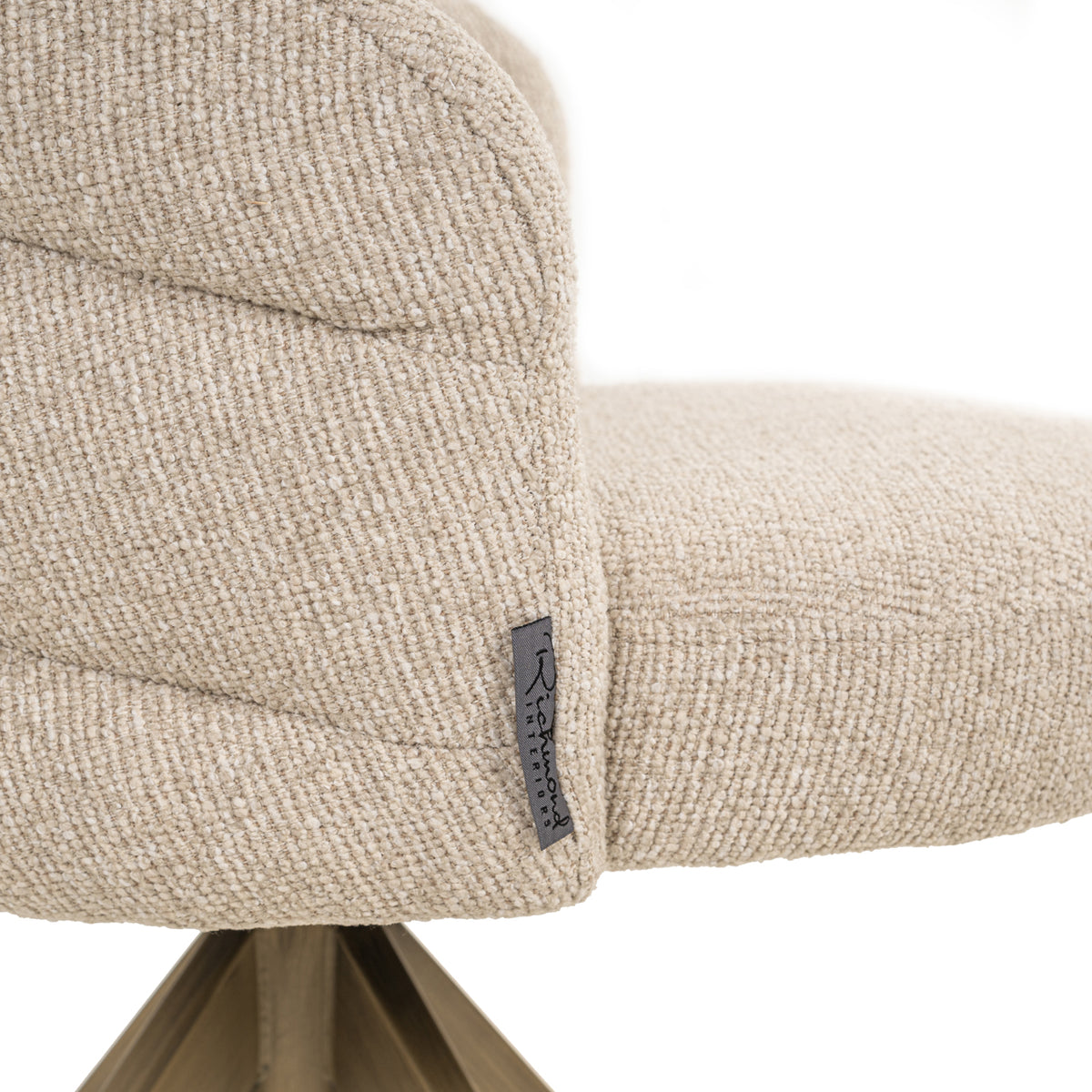 Richmond Interiors Esszimmerstuhl Zendaya biscotti swivel fire retardant Richmond Interiors