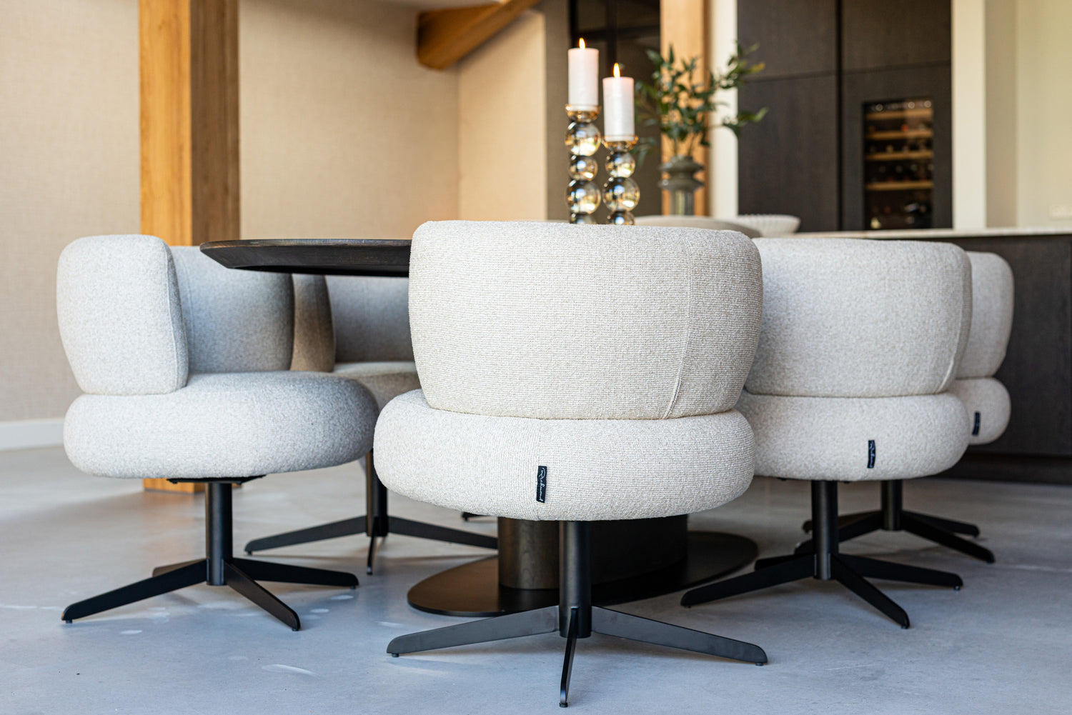 Richmond Interiors Esszimmerstuhl Alexis biscotti swivel Esszimmerstuhl Richmond Interiors