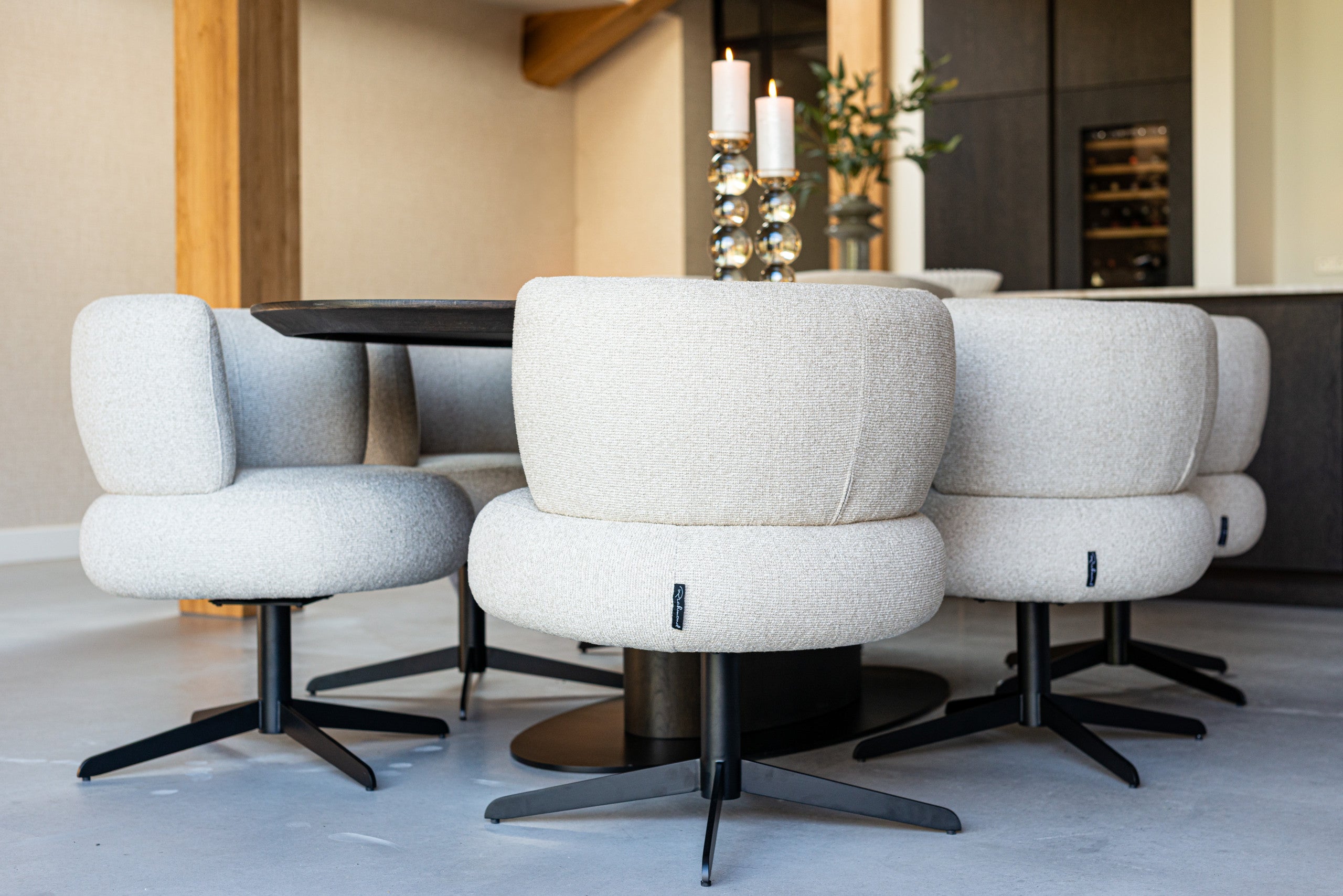 Richmond Interiors Esszimmerstuhl Alexis biscotti swivel Esszimmerstuhl Richmond Interiors
