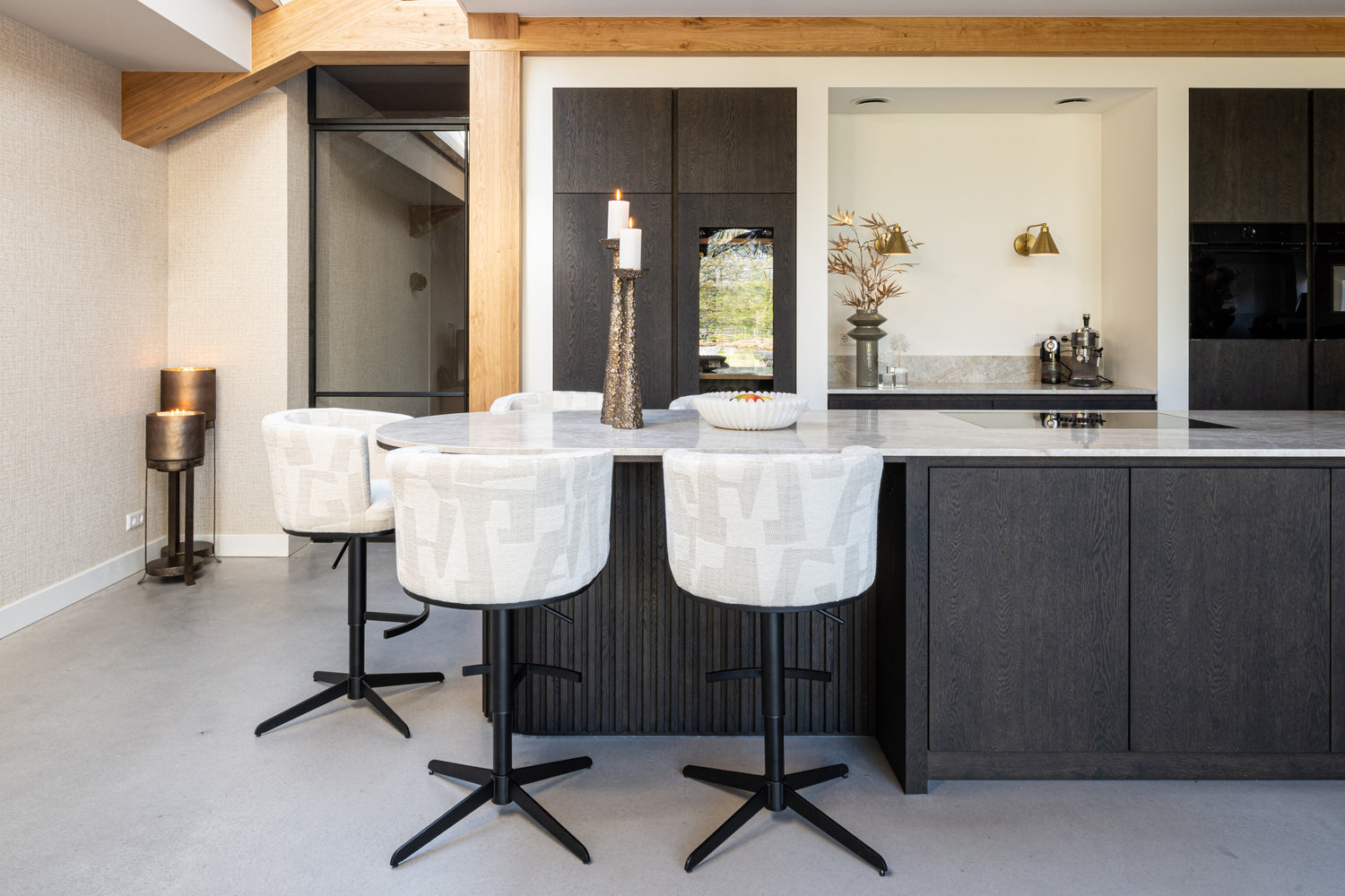 Richmond Interiors Barhocker Cheyenne beige graffic swivel Barhocker Richmond Interiors