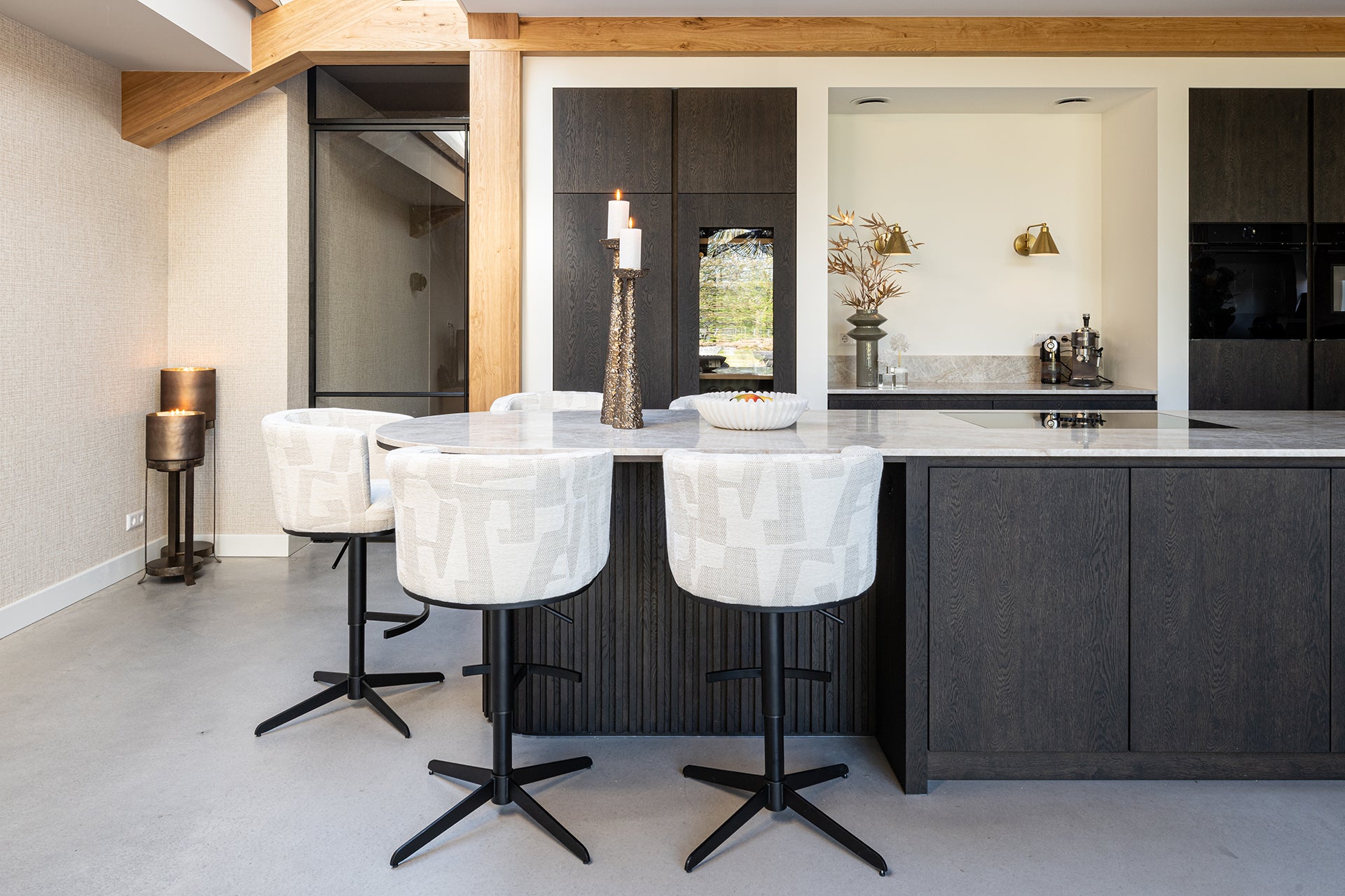 Richmond Interiors Bar-/Thekenstuhl Cheyenne beige graffic (Beige graffic) Barstuhl Richmond Interiors