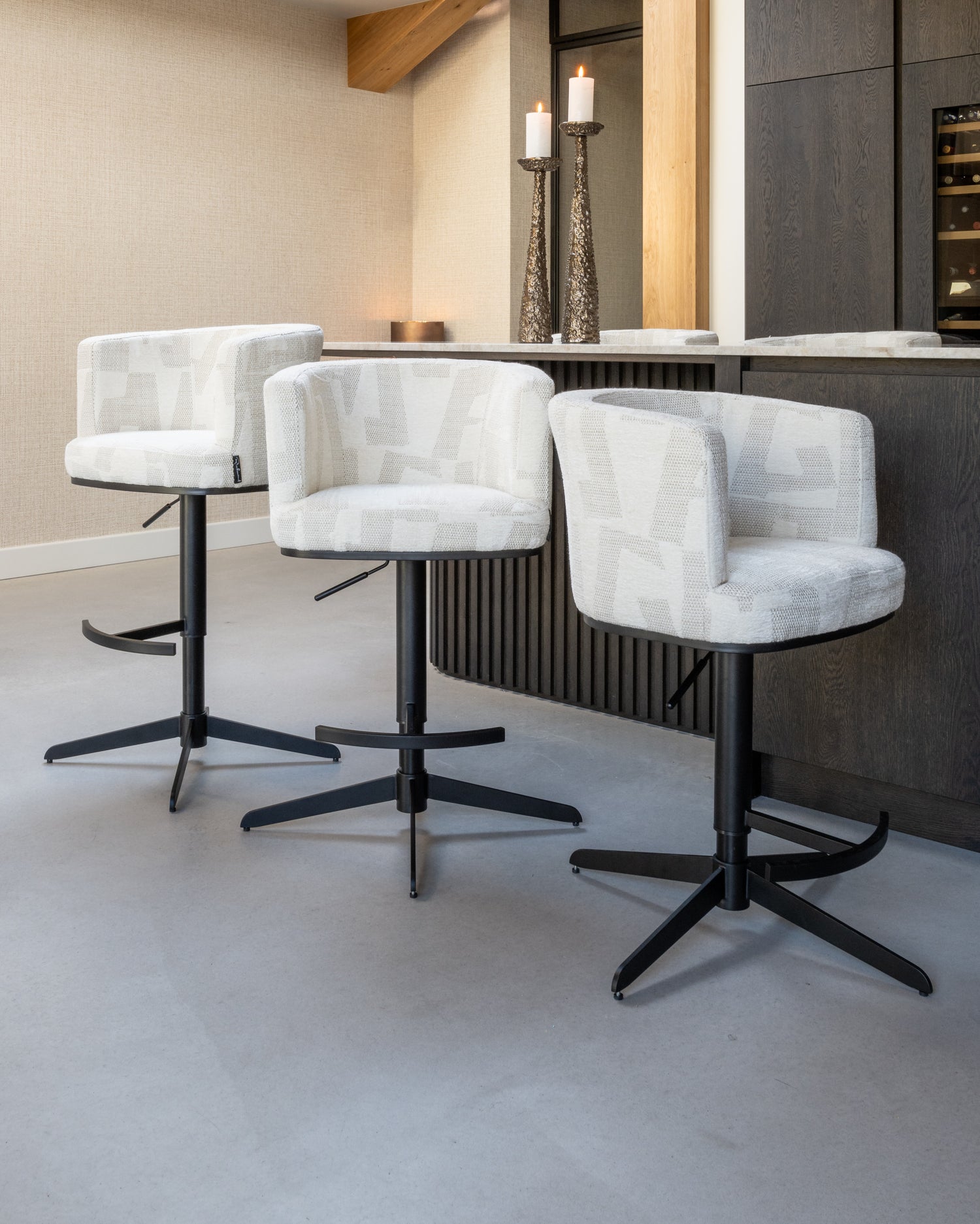 Richmond Interiors bar/counter chair Cheyenne beige graffic (Beige graffic)