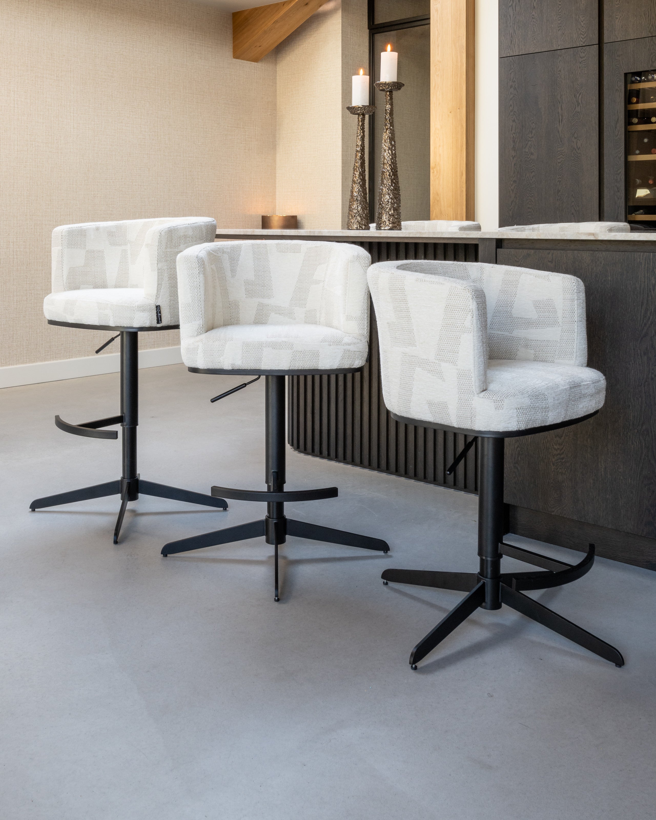 Richmond Interiors bar/counter chair Cheyenne beige graffic (Beige graffic)