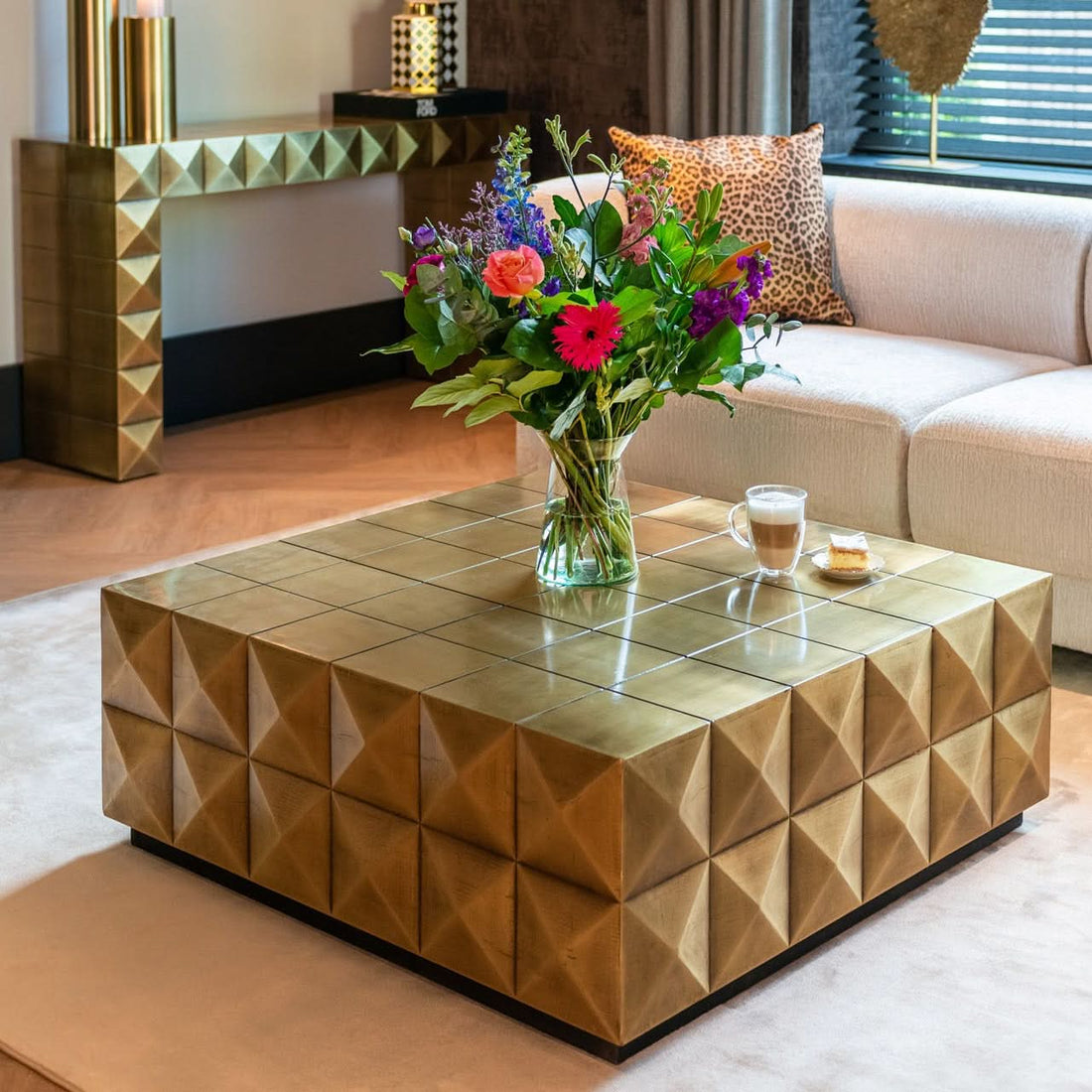Richmond Interiors Couchtisch Collada inkl. Glasplatte (Brushed Gold) Couchtisch eckig Richmond Interiors