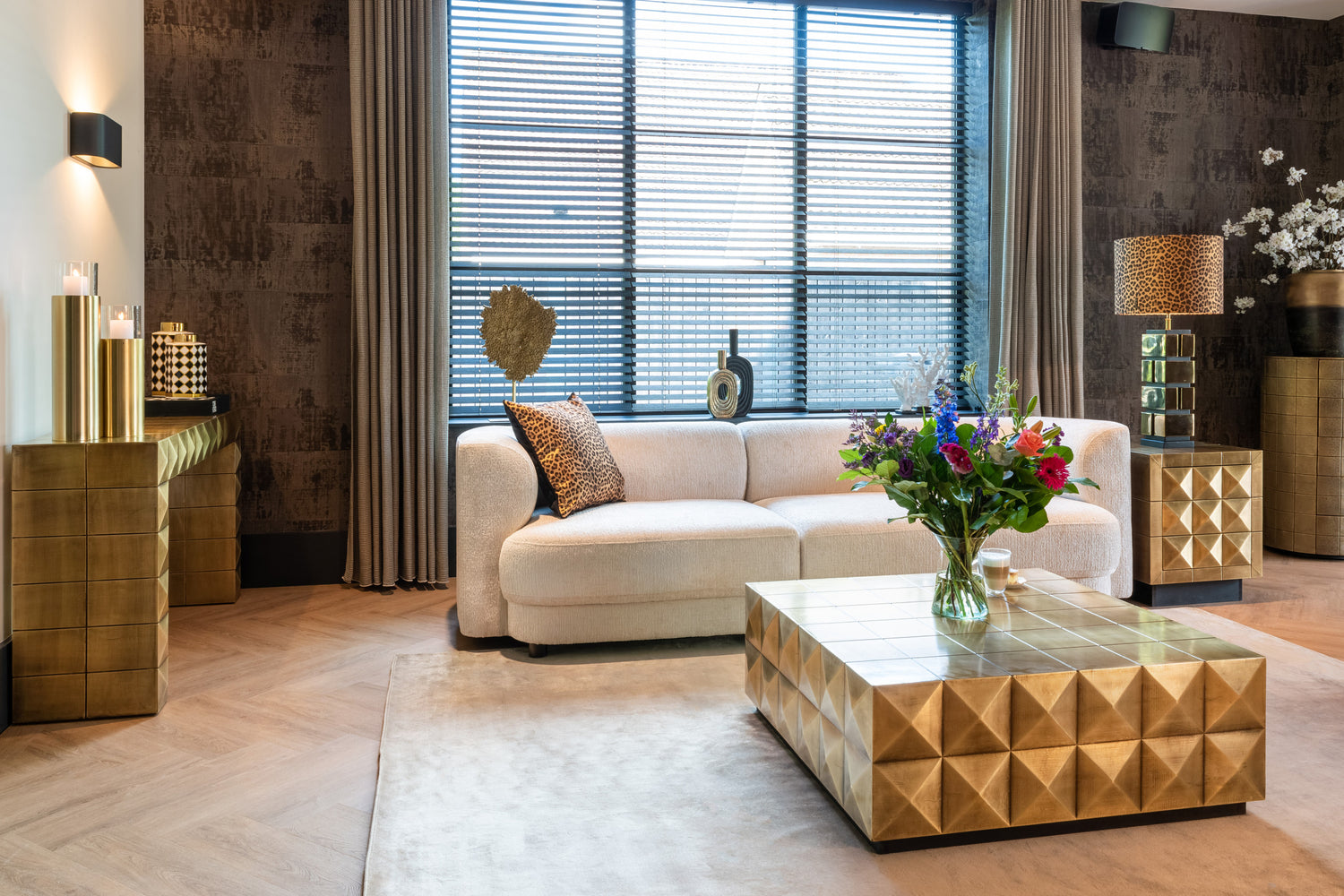 Richmond Interiors Couchtisch Collada brushed gold incl. glass top Couchtisch Richmond Interiors