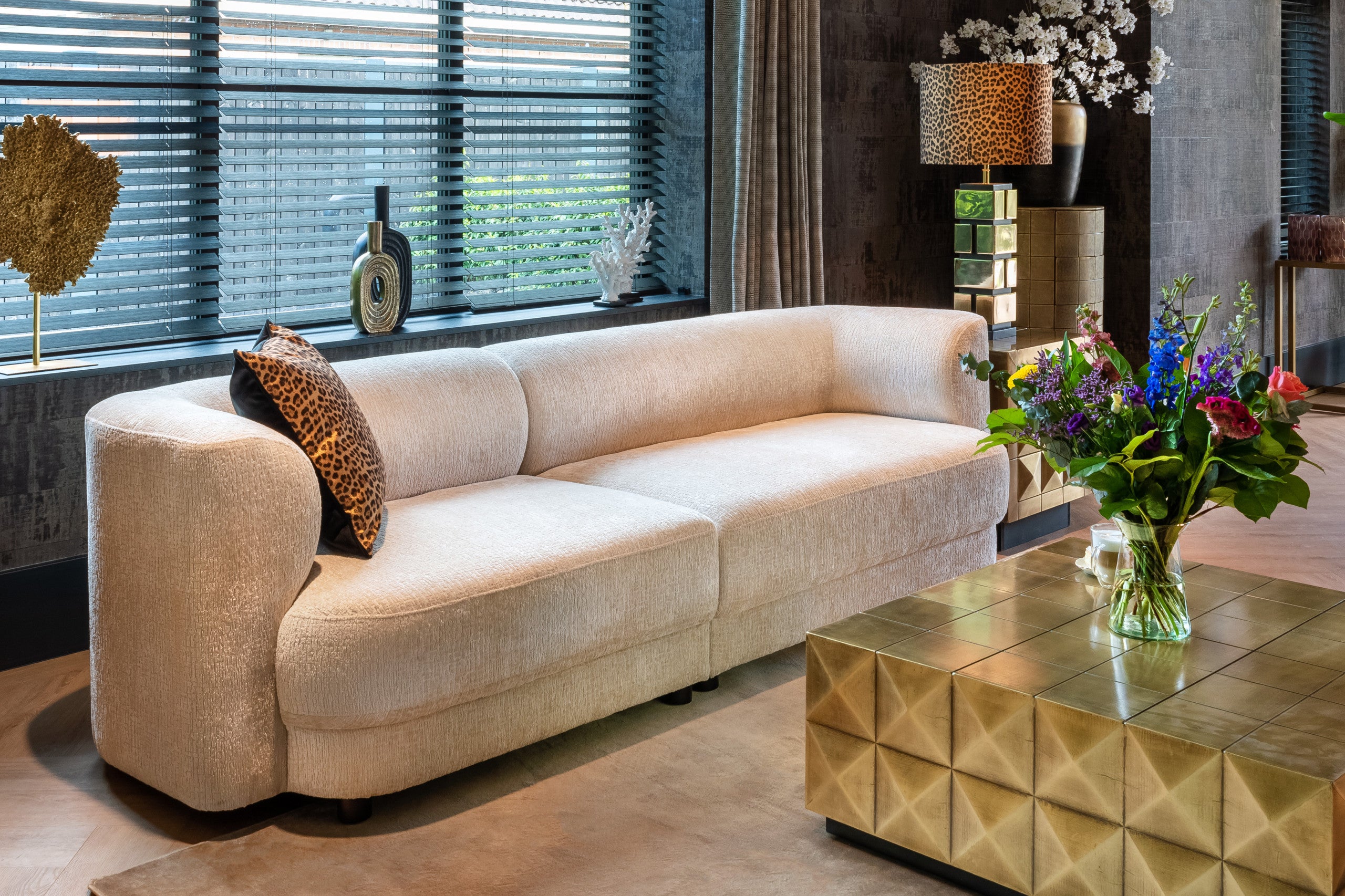 Richmond Interiors Couchtisch Collada brushed gold incl. glass top Couchtisch Richmond Interiors
