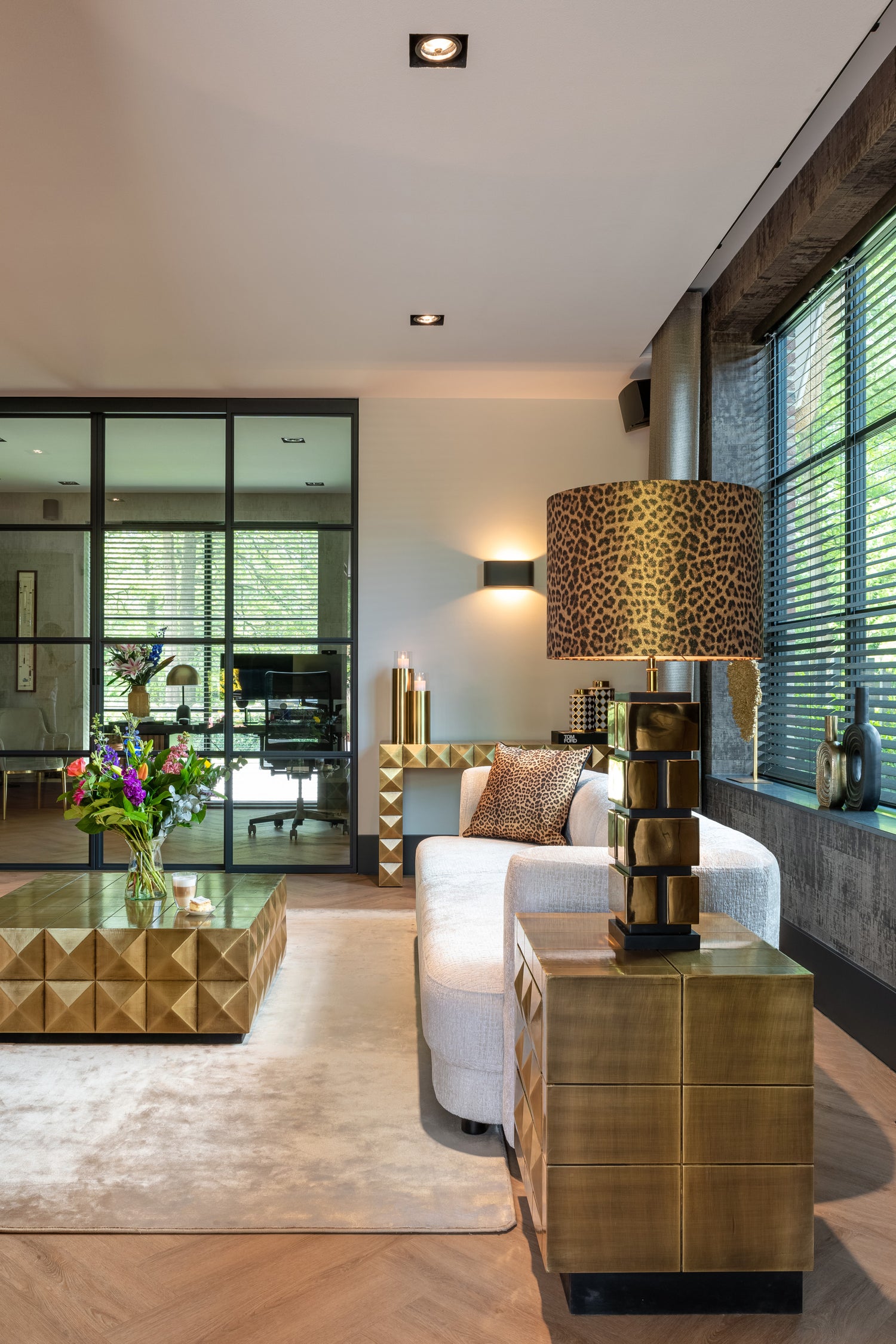 Richmond Interiors Couchtisch Collada brushed gold incl. glass top Couchtisch Richmond Interiors