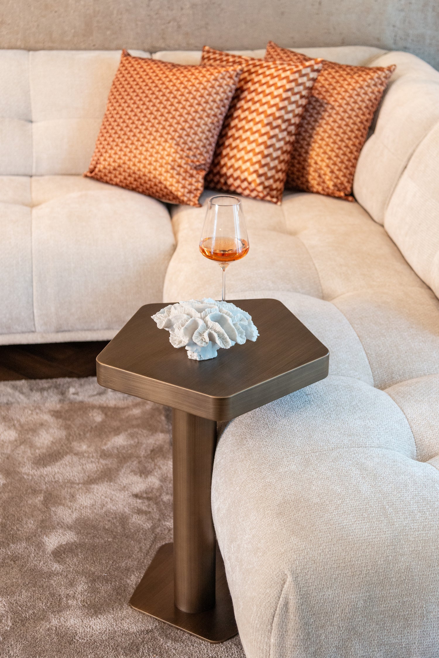 Richmond Interiors Beistelltisch Hexa brushed gold Beistelltisch Richmond Interiors