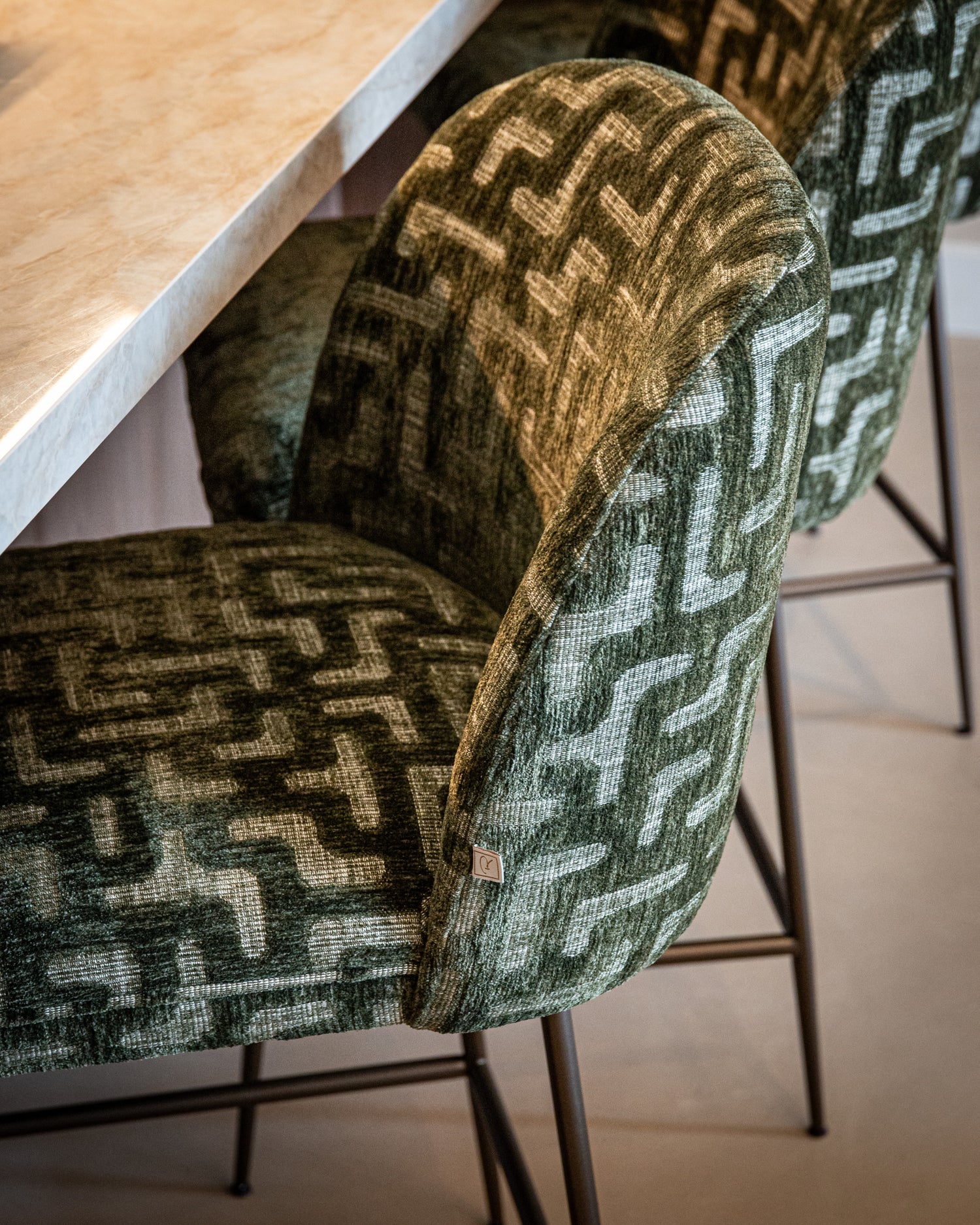 Richmond Interiors Thekenstuhl Pullitzer moss labyrinth