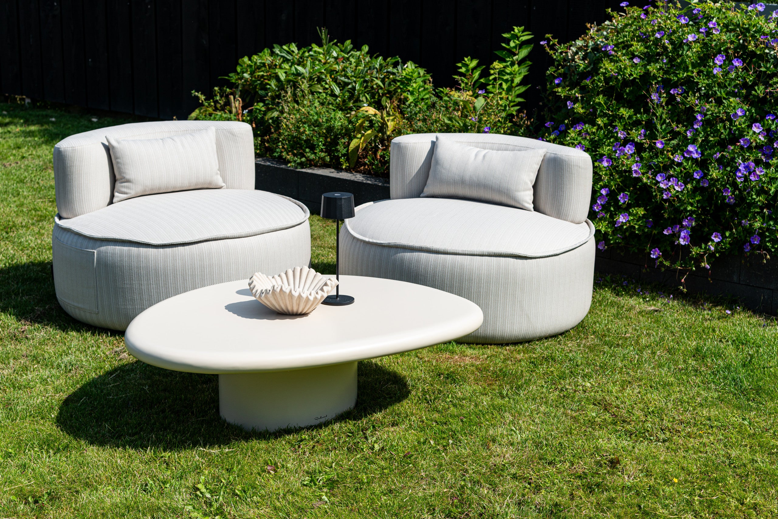 Richmond Interiors Gartencouchtisch Urban Bloom sandstone Gartencouchtisch Richmond Interiors