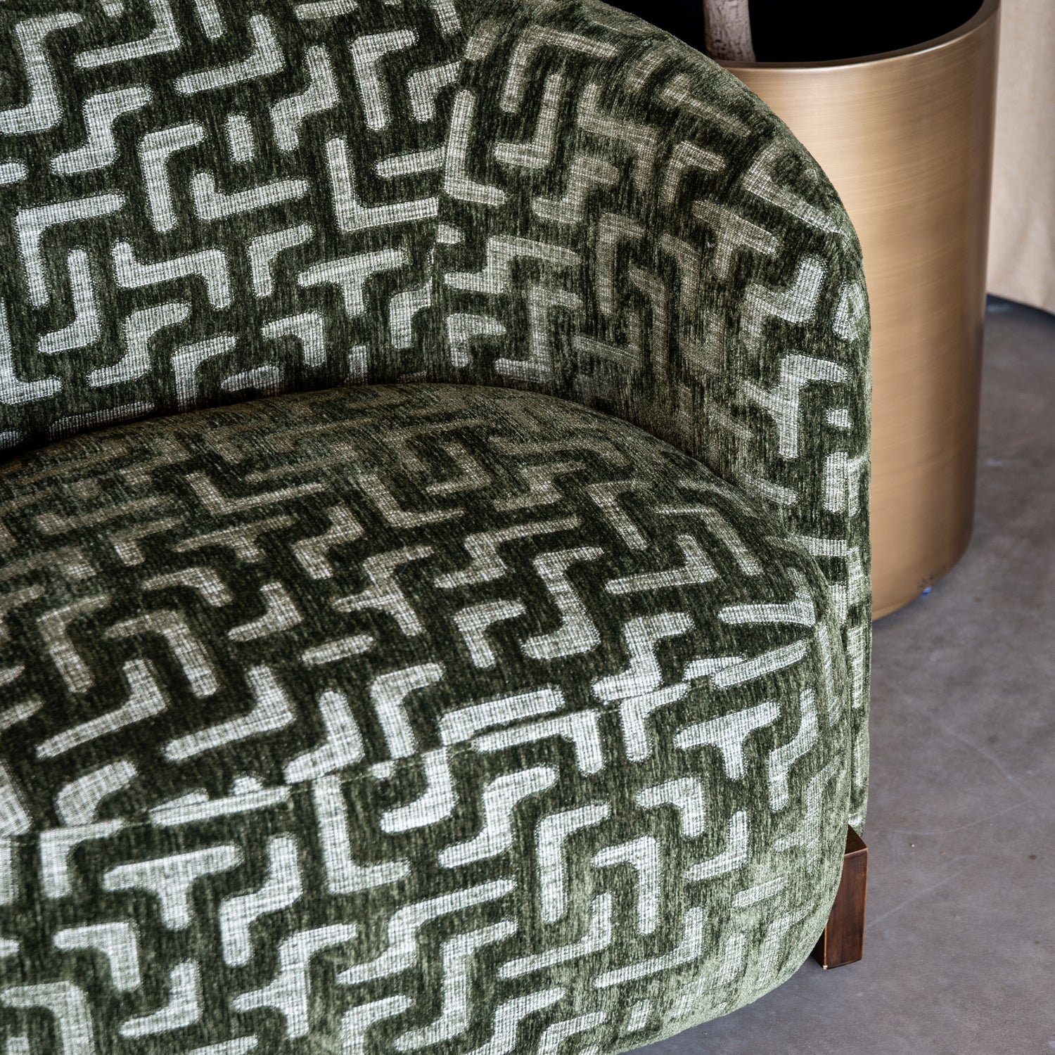 Richmond Interiors Lounge Stuhl Hannah moss labyrinth fire retardant Lounge Stuhl Richmond Interiors