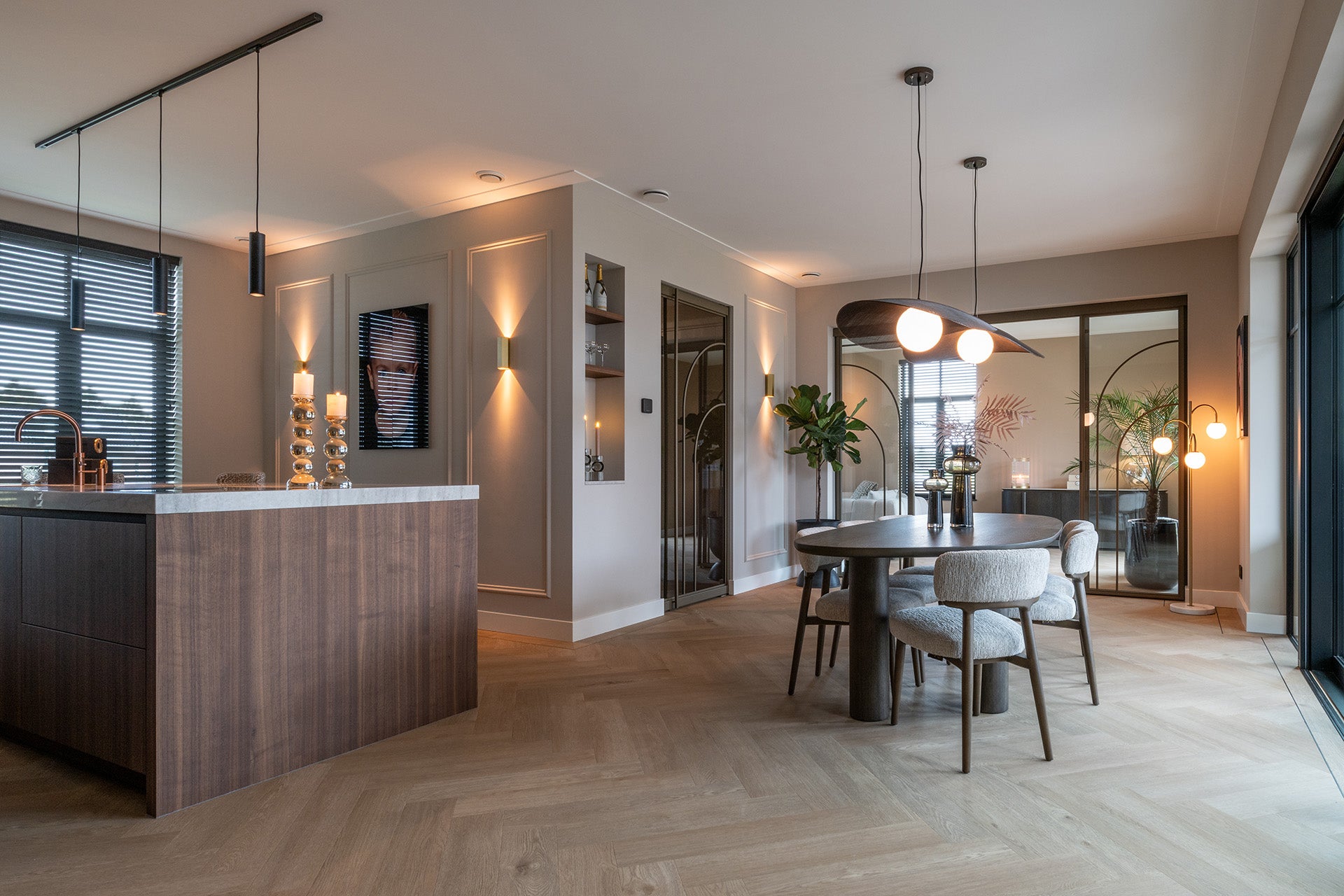 Richmond Interiors – Esstisch Ellington brown 230 Esstisch oval Richmond Interiors