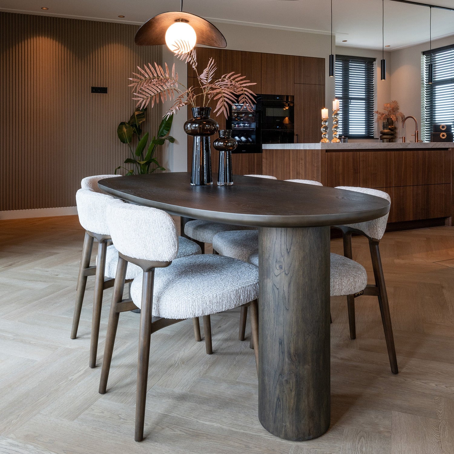 Richmond Interiors – Esstisch Ellington brown 230 Esstisch oval Richmond Interiors