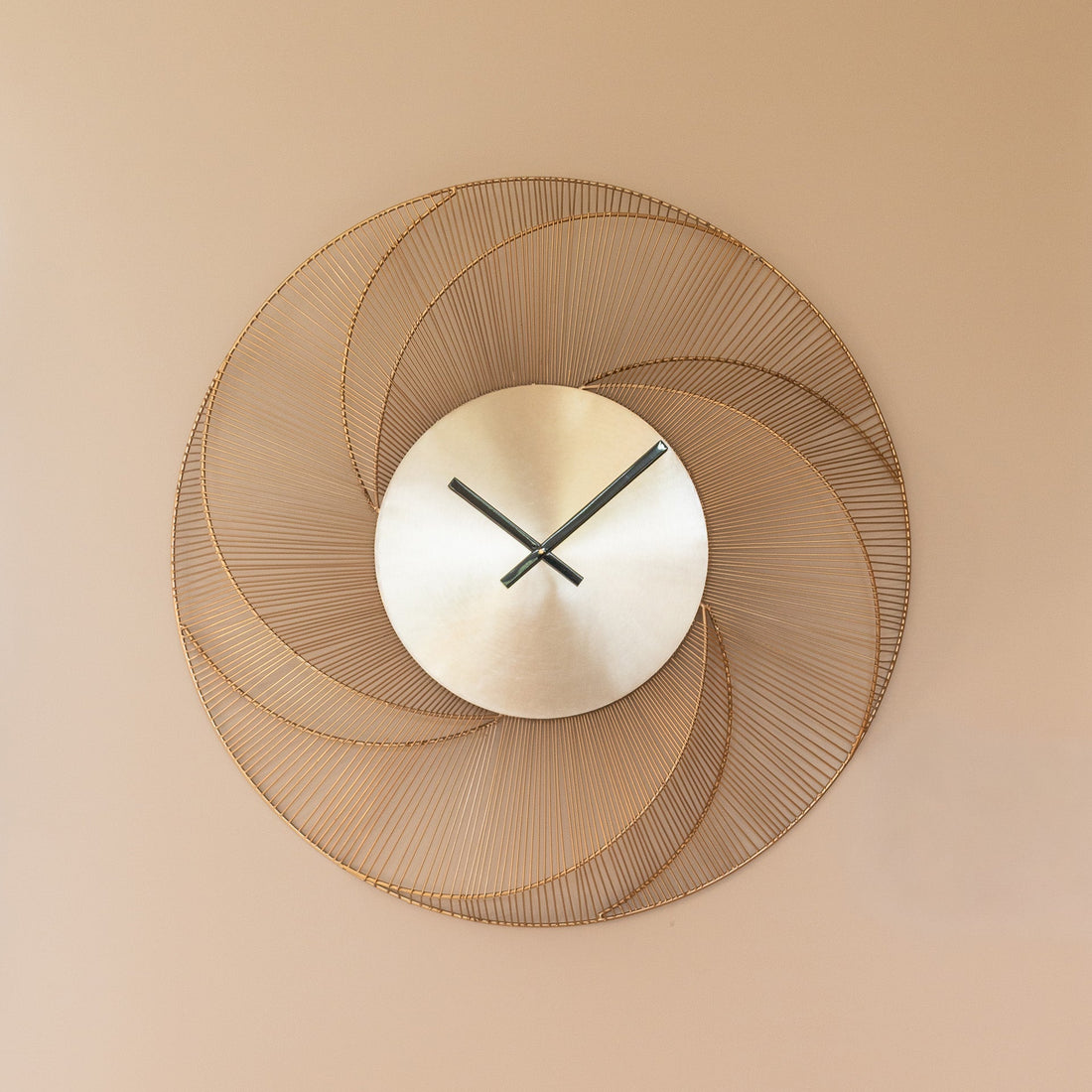 Richmond Interiors – Wanduhr Denver Gold Wanduhr Richmond Interiors